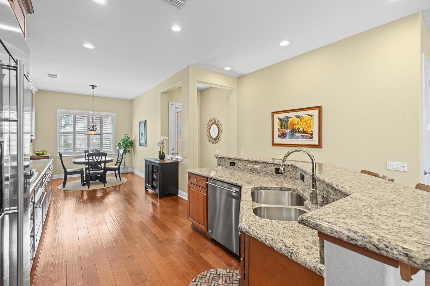 Detail Gallery Image 11 of 32 For 2016 Penstone Loop, Roseville,  CA 95747 - 3 Beds | 2 Baths
