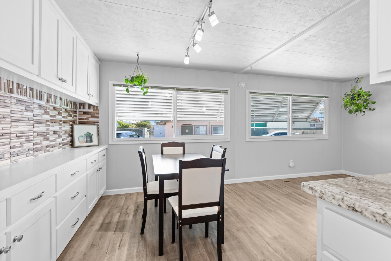 Detail Gallery Image 9 of 30 For 8181 Folsom Blvd 88, Sacramento,  CA 95826 - 2 Beds | 1 Baths