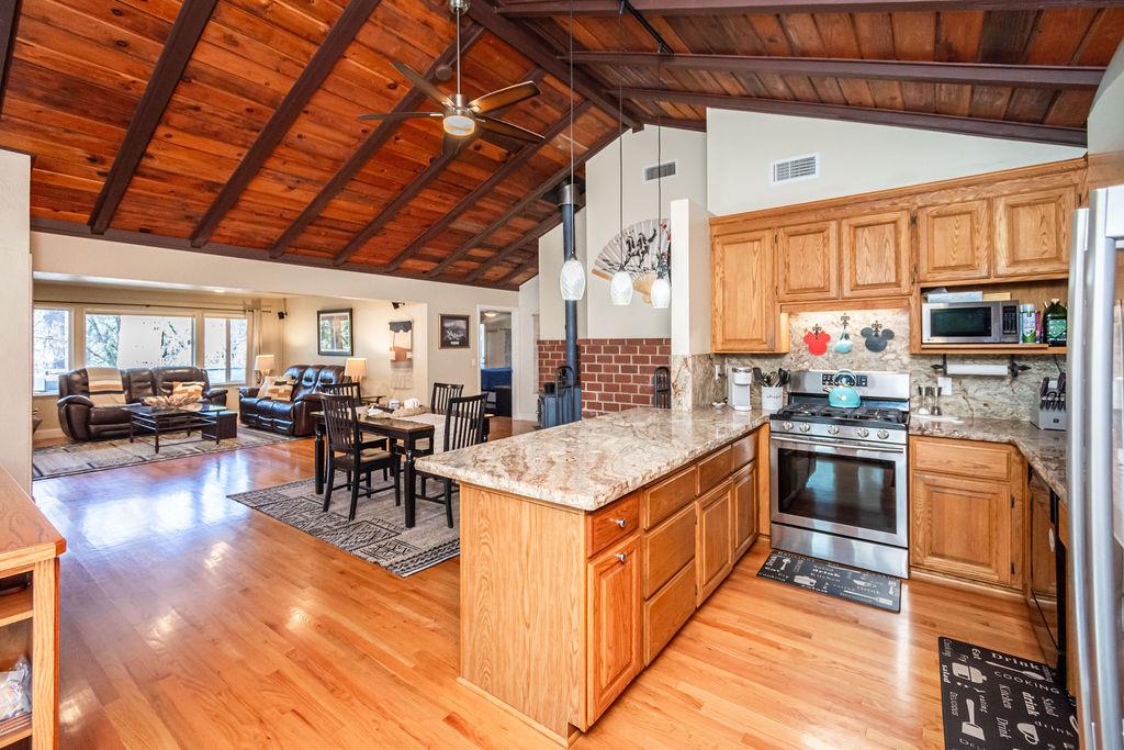 Detail Gallery Image 11 of 37 For 4505 Ingot Ln, Garden Valley,  CA 95633 - 3 Beds | 2 Baths