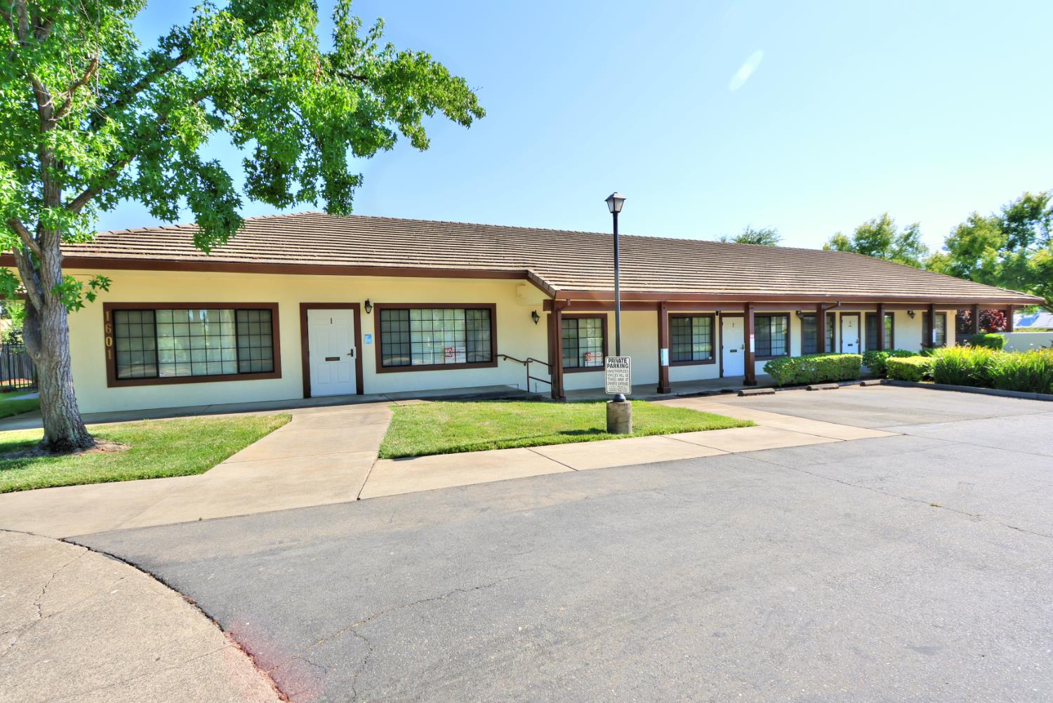 Detail Gallery Image 3 of 51 For 1601 Executive Ct, Sacramento,  CA 95864 - – Beds | – Baths