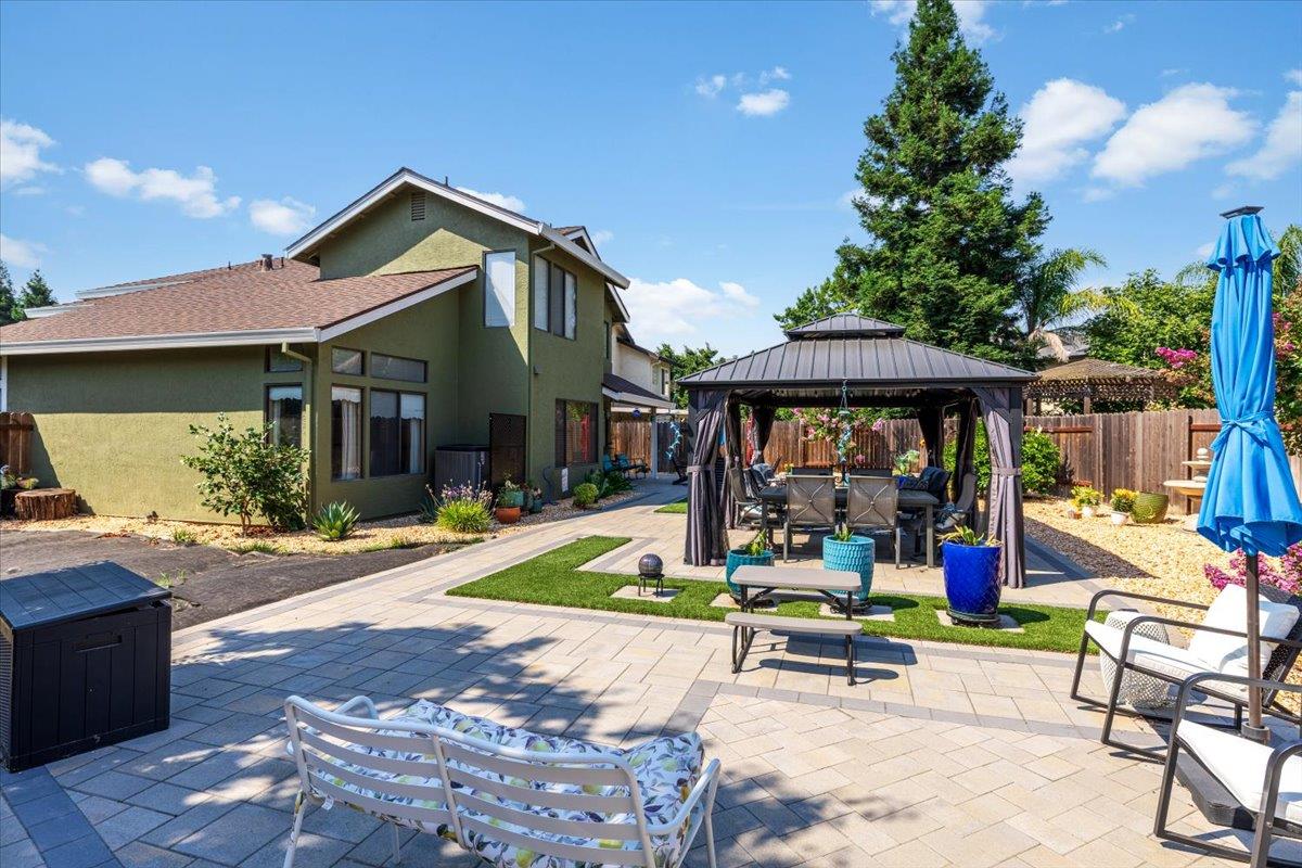 Detail Gallery Image 32 of 41 For 9128 Miners Creek Ct, Elk Grove,  CA 95758 - 4 Beds | 2/1 Baths