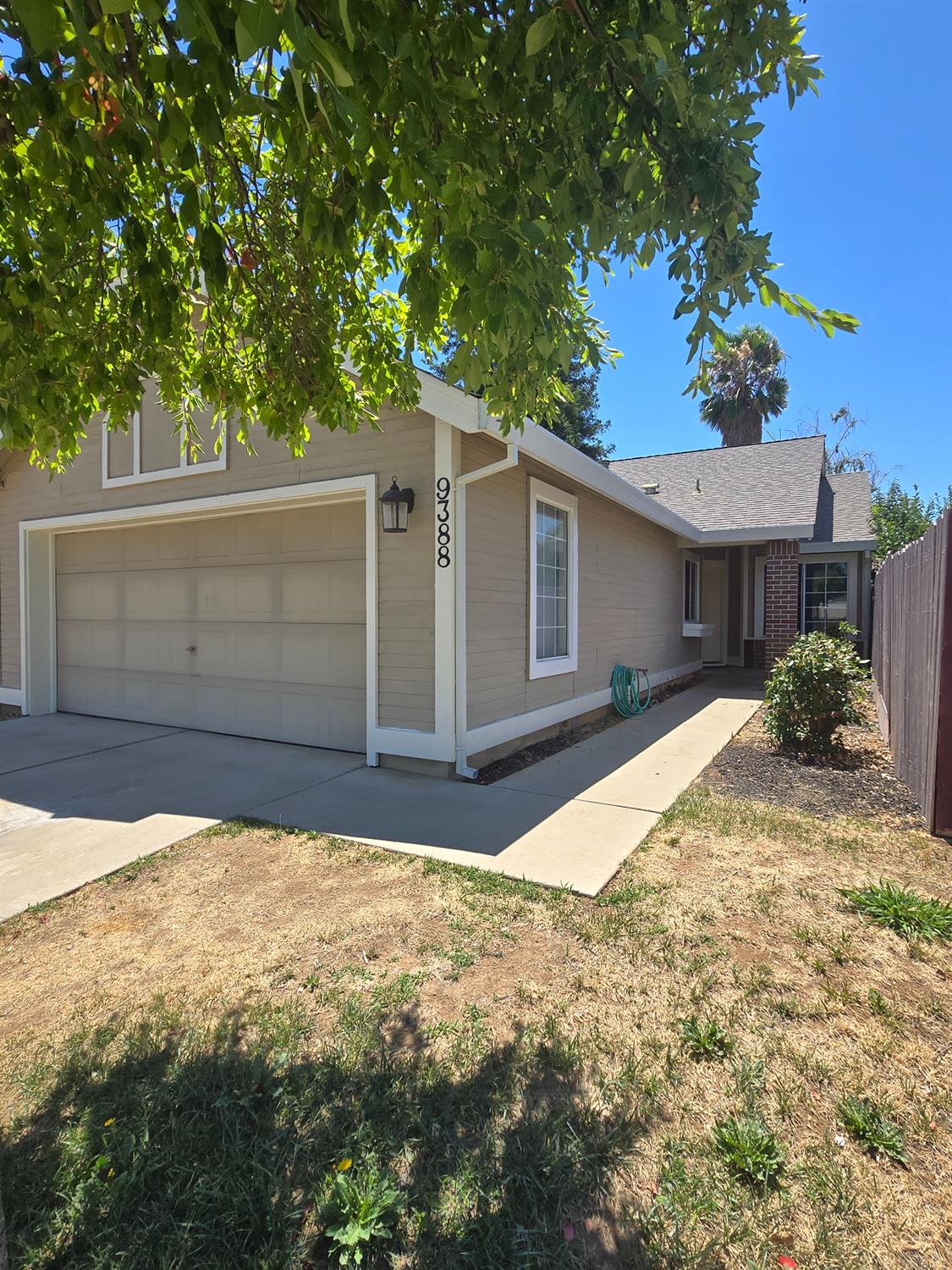 Detail Gallery Image 1 of 25 For 9388 Allendale Way, Sacramento,  CA 95829 - 3 Beds | 2 Baths