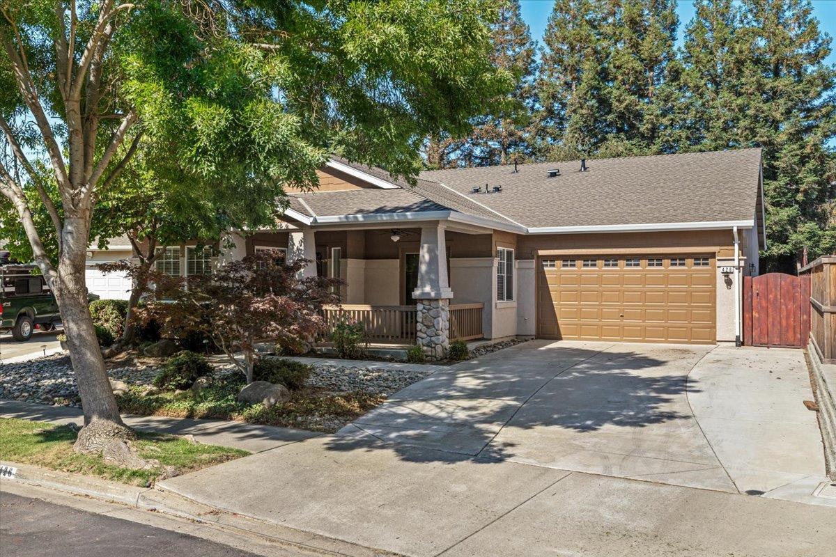 Detail Gallery Image 1 of 53 For 426 Treecrest Cir, Oakdale,  CA 95361 - 3 Beds | 2 Baths