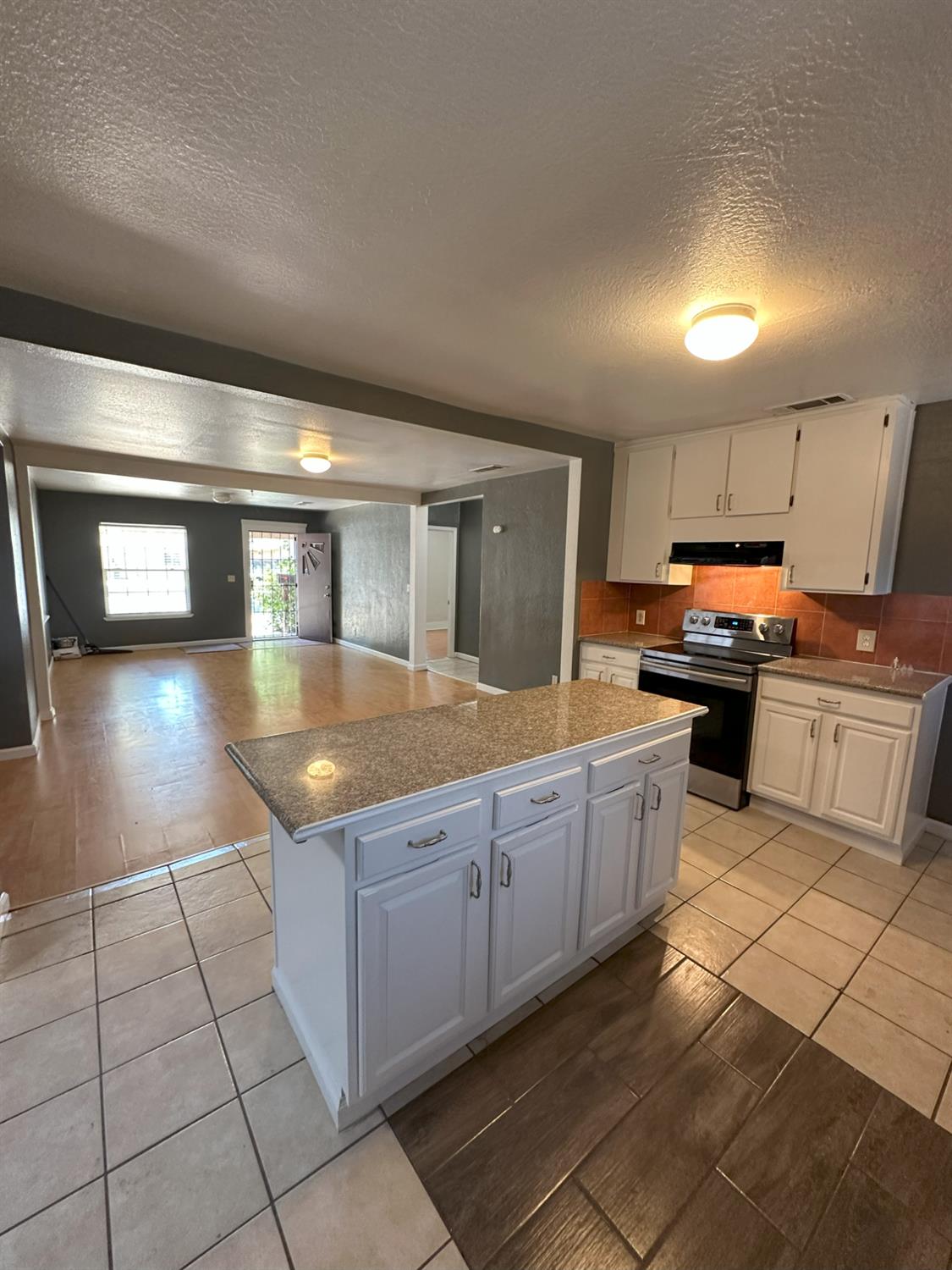 Detail Gallery Image 10 of 20 For 405 Colorado Ave, Modesto,  CA 95351 - 3 Beds | 2 Baths