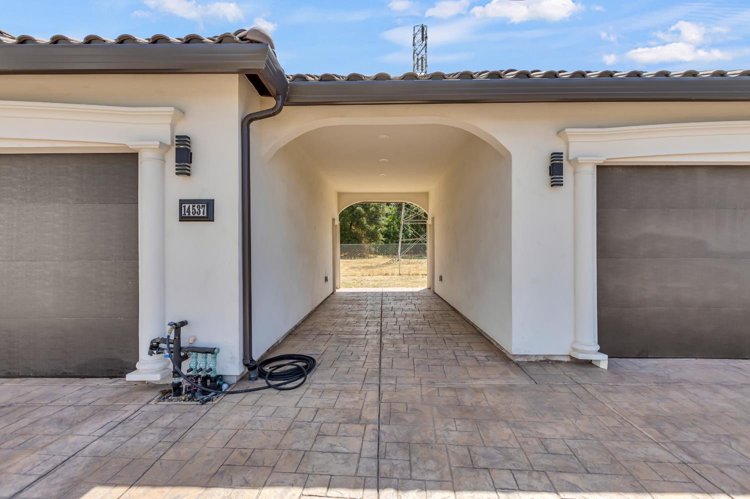 Detail Gallery Image 10 of 98 For 14537 Mira Vista Ln, Lockeford,  CA 95237 - 7 Beds | 4/1 Baths