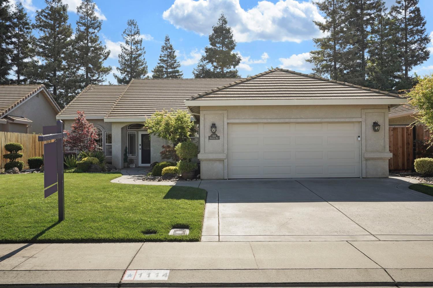 Detail Gallery Image 3 of 43 For 1114 Waterford Way, Lodi,  CA 95242 - 3 Beds | 2 Baths