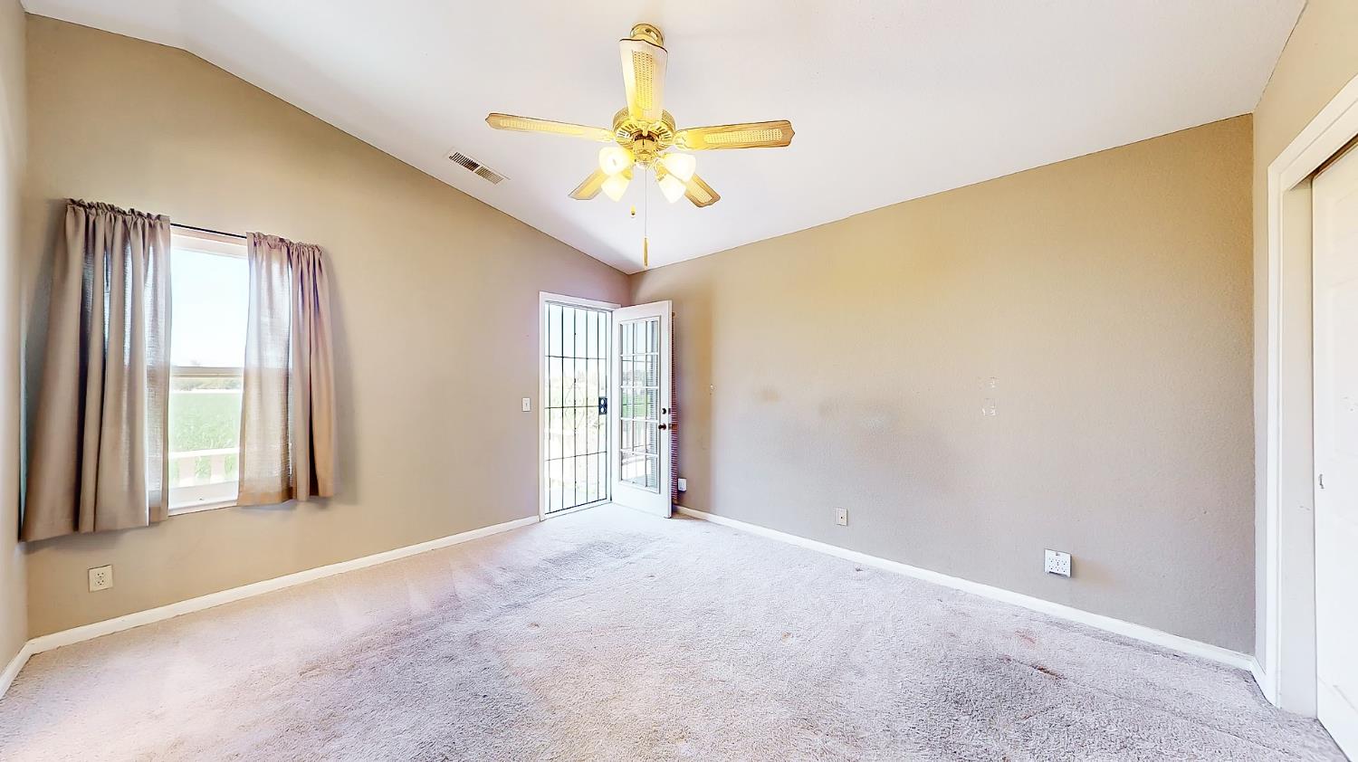 Detail Gallery Image 17 of 41 For 2334 Santos St, Dos Palos,  CA 93620 - 4 Beds | 2/5 Baths