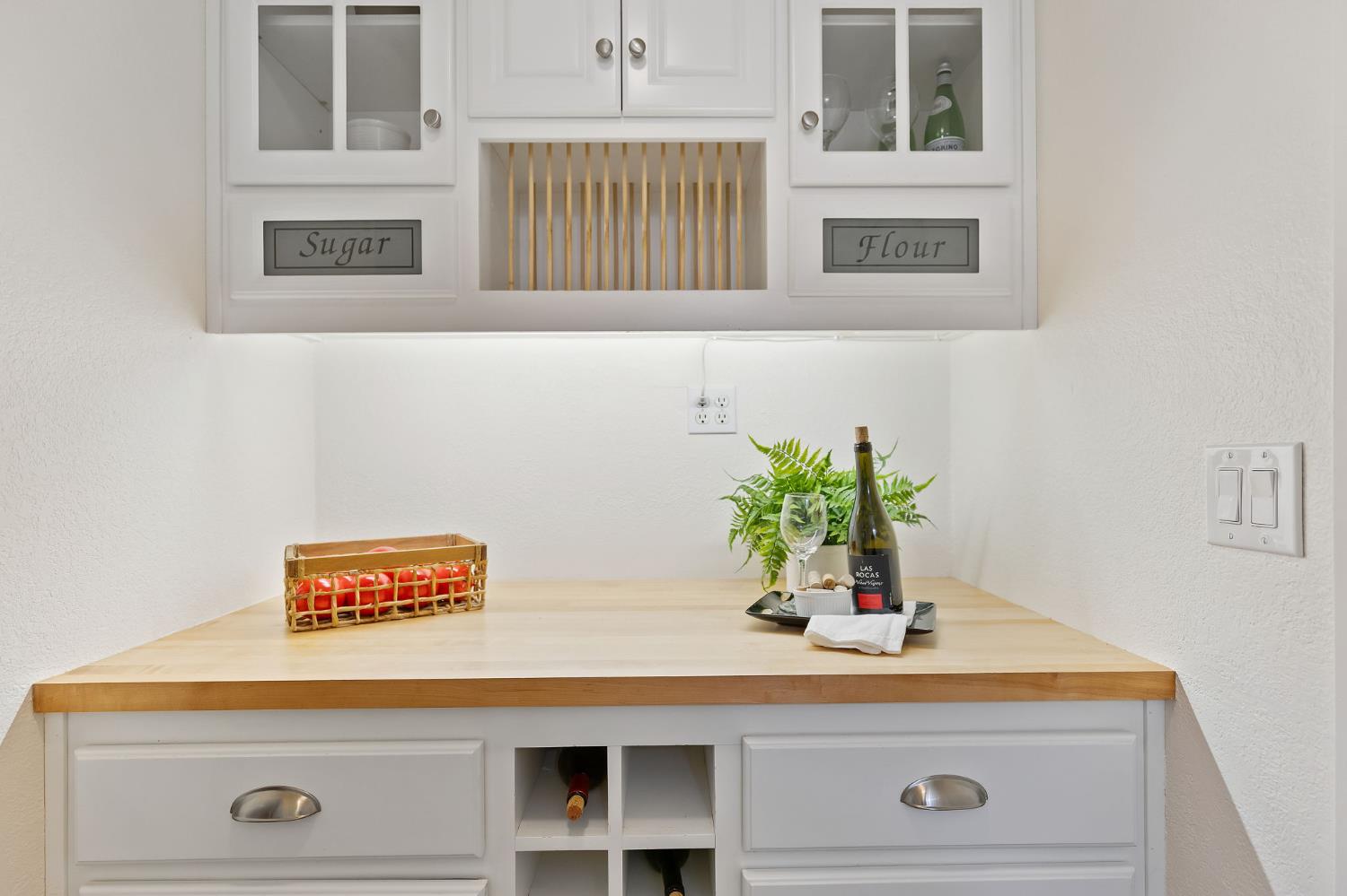 Detail Gallery Image 24 of 54 For 8646 Blue Jay Way, Citrus Heights,  CA 95610 - 4 Beds | 2/1 Baths