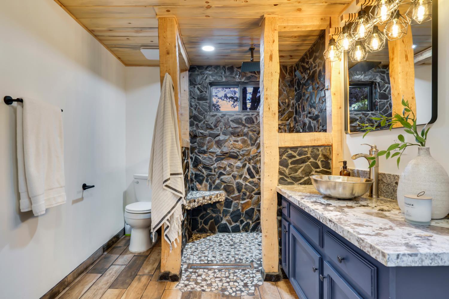 Detail Gallery Image 24 of 43 For 24200 Grand View Ave, Colfax,  CA 95713 - 3 Beds | 2 Baths