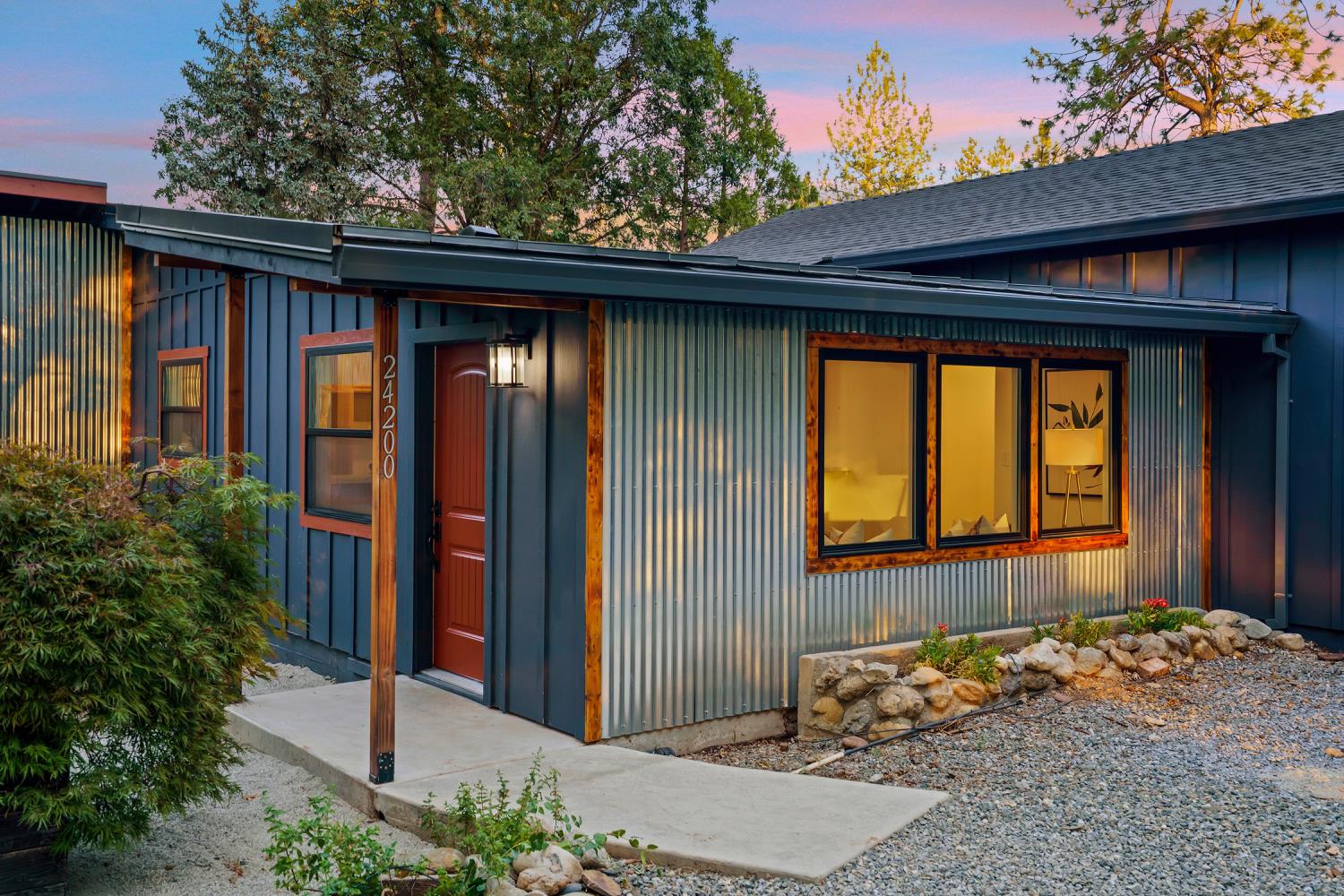 Detail Gallery Image 3 of 43 For 24200 Grand View Ave, Colfax,  CA 95713 - 3 Beds | 2 Baths