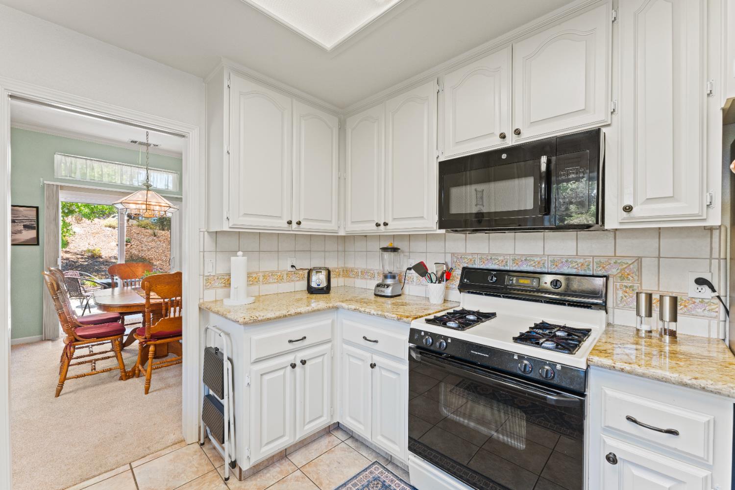 Detail Gallery Image 12 of 51 For 4203 Richardson Dr, Auburn,  CA 95602 - 3 Beds | 2 Baths
