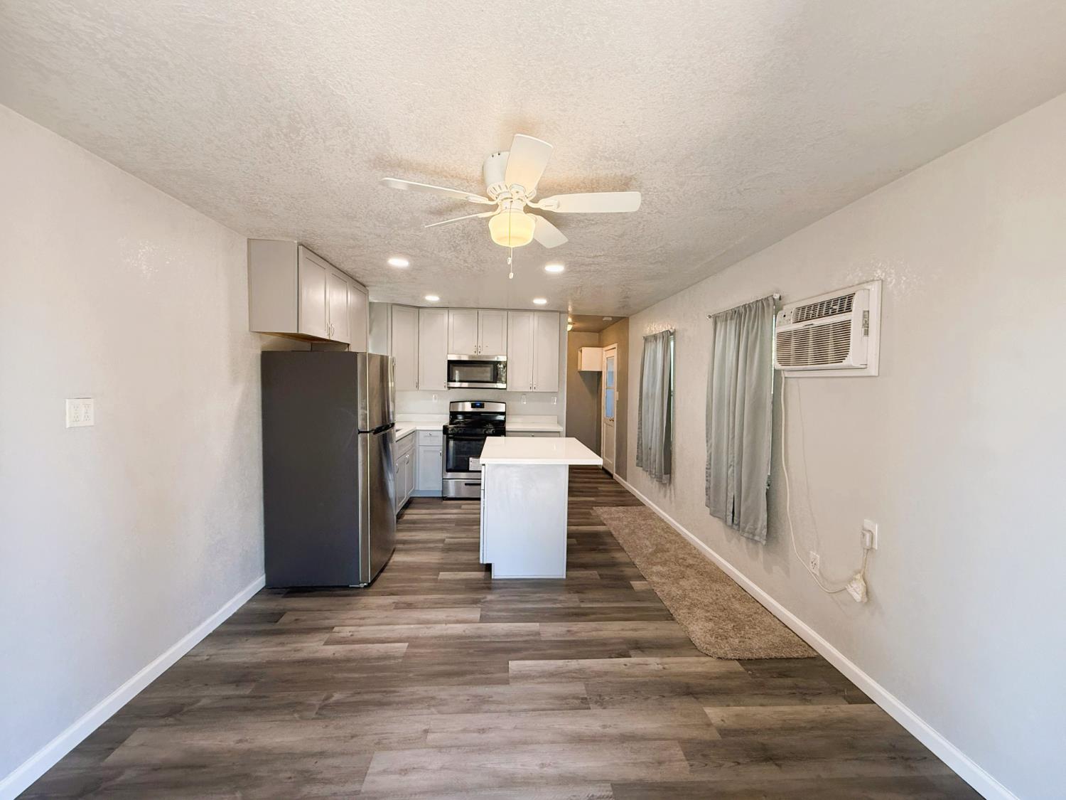 Detail Gallery Image 5 of 19 For 1561 N Filbert St, Stockton,  CA 95205 - 1 Beds | 1 Baths