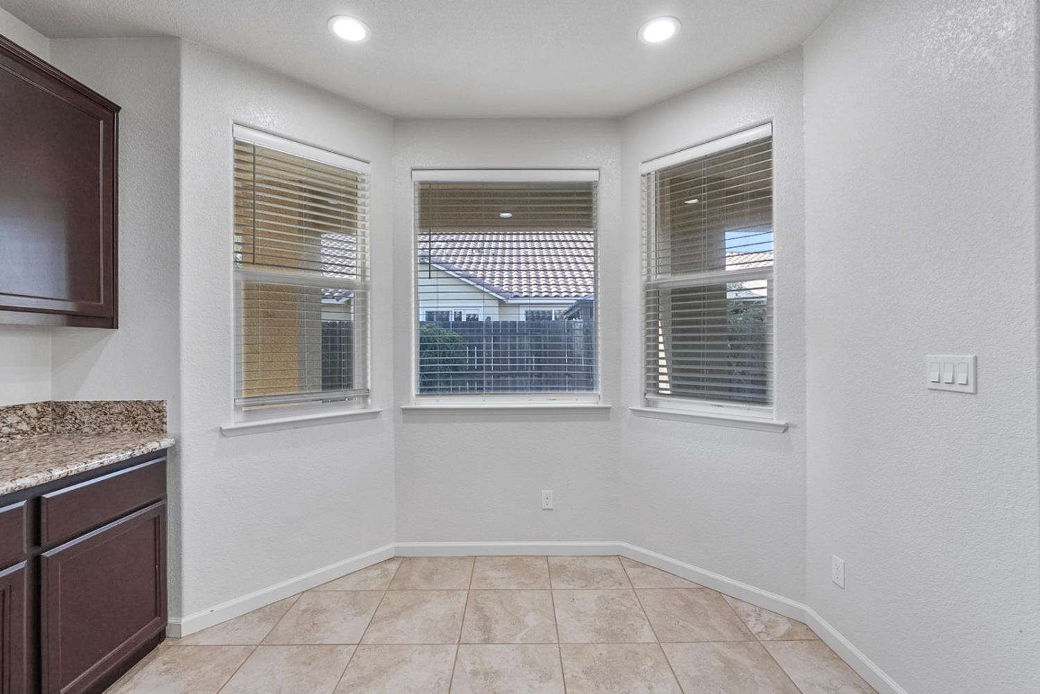 Detail Gallery Image 6 of 41 For 1444 San Pedro St, Los Banos,  CA 93635 - 4 Beds | 2 Baths