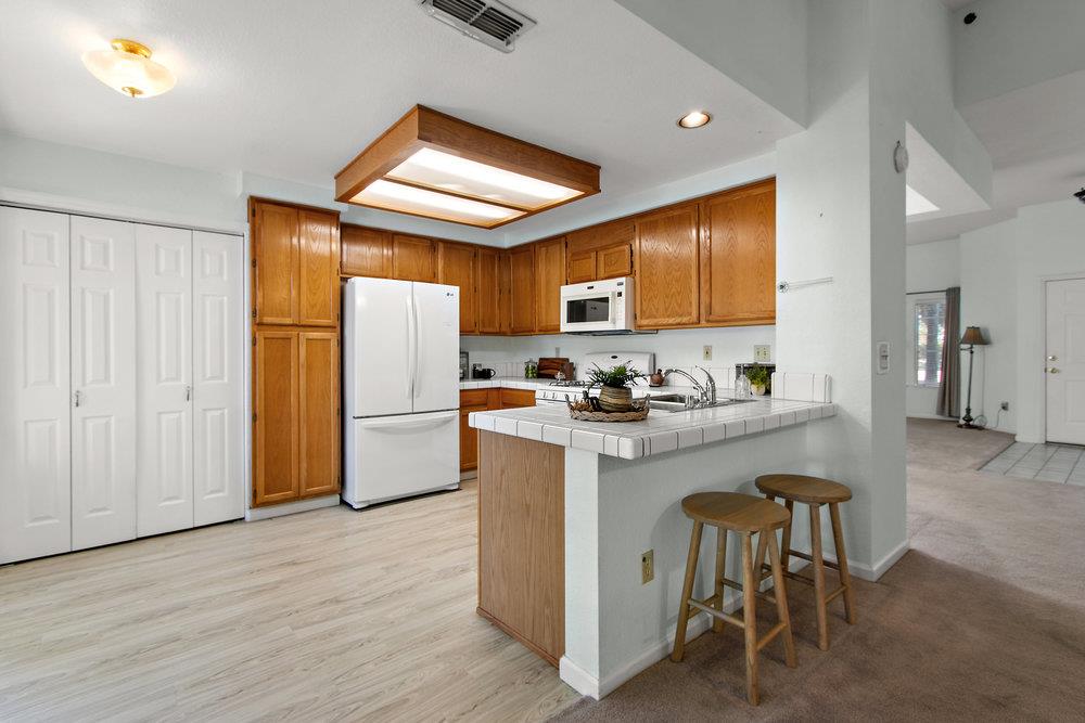 Detail Gallery Image 12 of 33 For 4701 Summer Oak Ct, Antelope,  CA 95843 - 3 Beds | 2 Baths