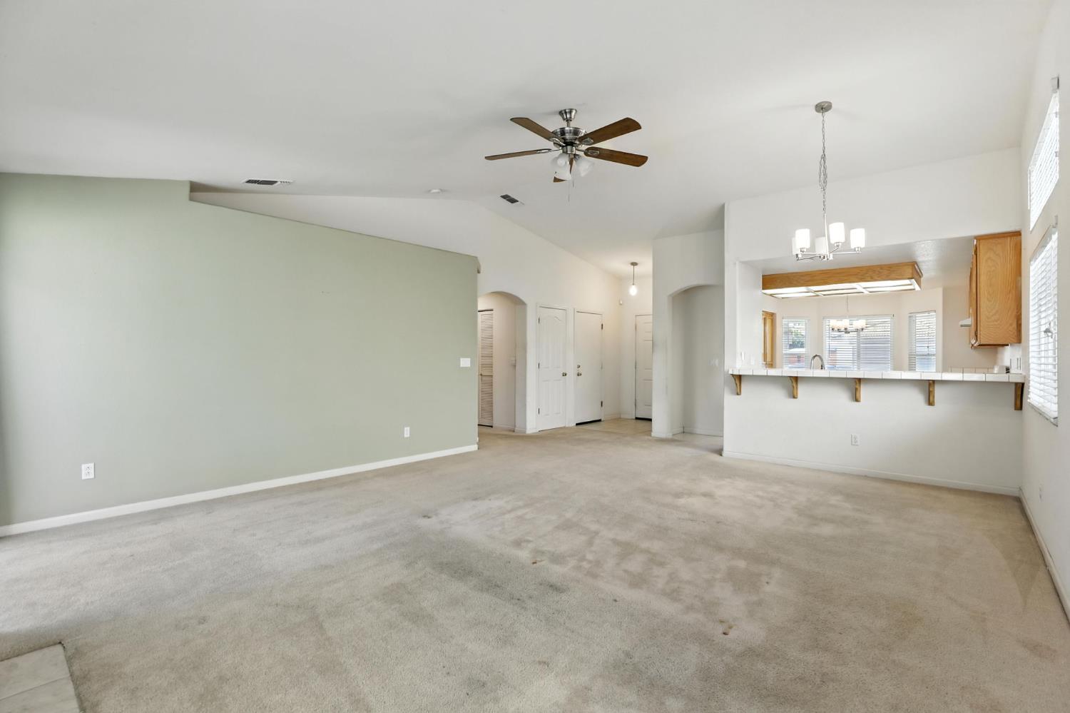 Detail Gallery Image 6 of 31 For 7105 Prazzo Way, Elk Grove,  CA 95757 - 3 Beds | 2 Baths