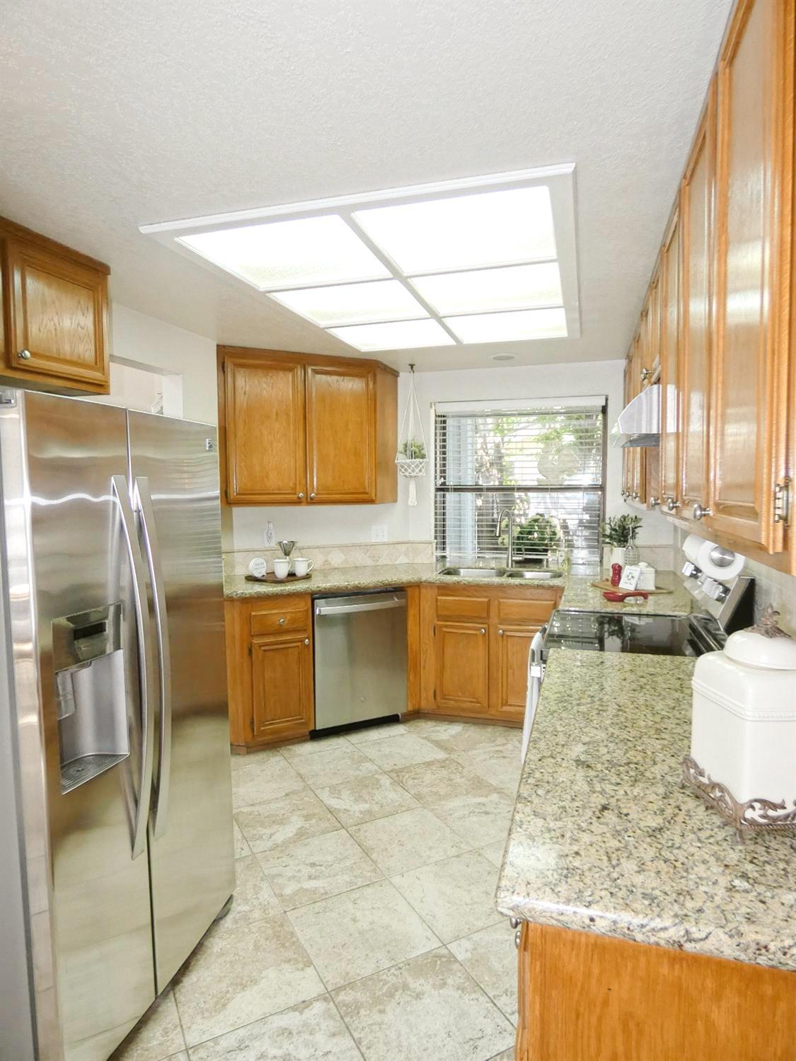 Detail Gallery Image 4 of 36 For 1960 Rheem, Pleasanton,  CA 94588 - 2 Beds | 2 Baths