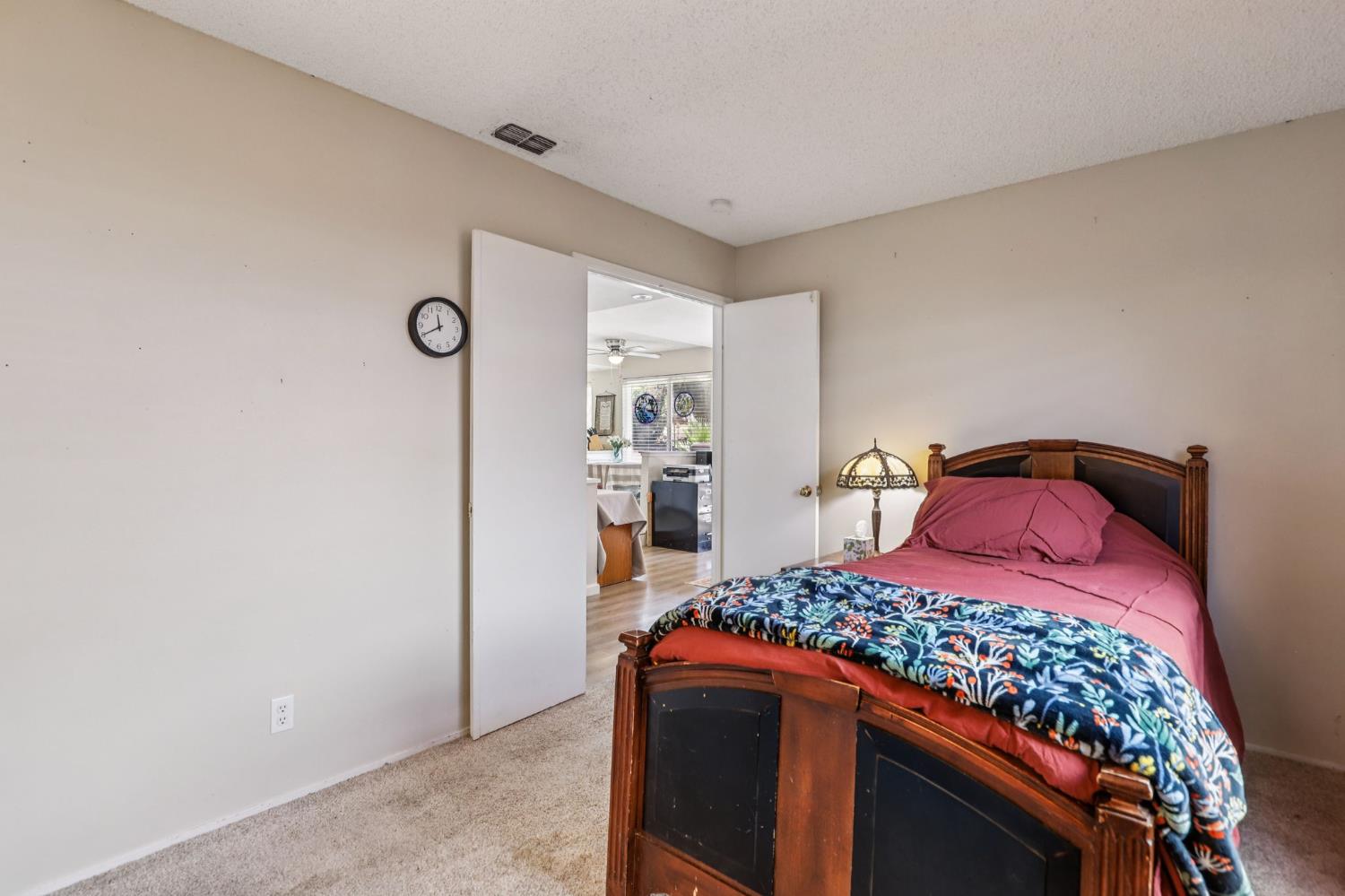 Detail Gallery Image 27 of 55 For 8058 Mesa Oak Way, Citrus Heights,  CA 95610 - 5 Beds | 3 Baths