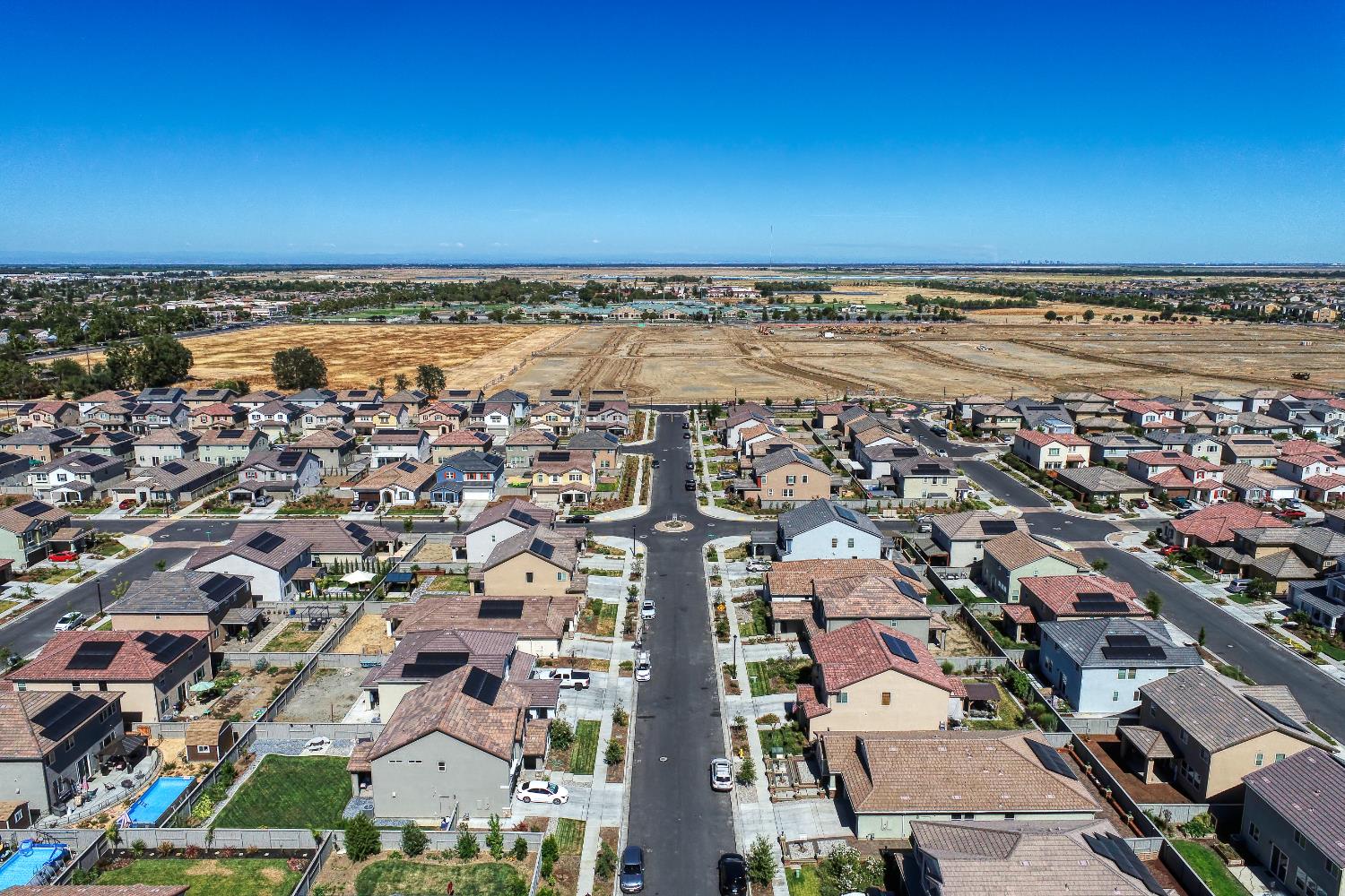Detail Gallery Image 10 of 11 For 1402 Peterson Pl, Woodland,  CA 95776 - 3 Beds | 2 Baths