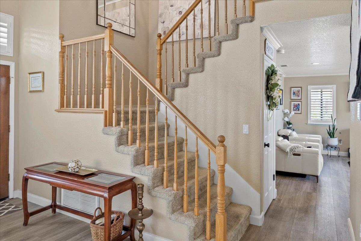 Detail Gallery Image 10 of 41 For 9128 Miners Creek Ct, Elk Grove,  CA 95758 - 4 Beds | 2/1 Baths