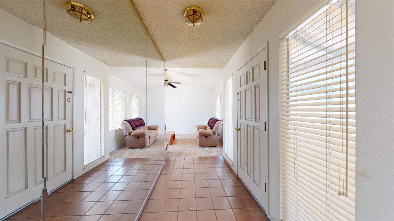 Detail Gallery Image 2 of 22 For 2716 Palomino Ln, Modesto,  CA 95355 - 3 Beds | 2/1 Baths