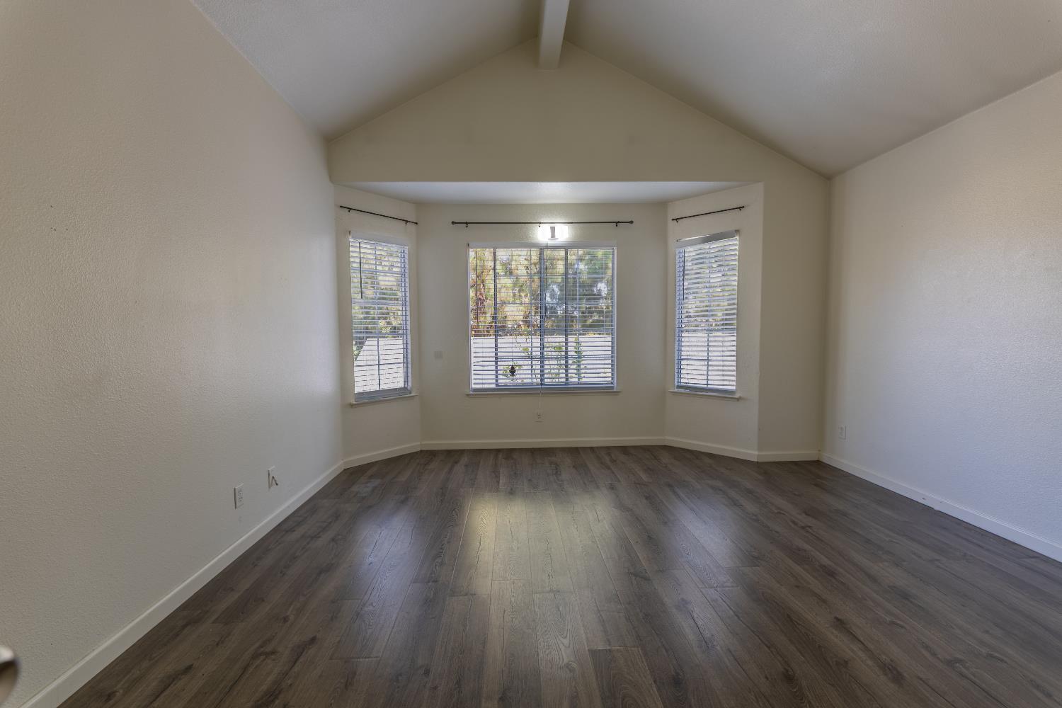 Detail Gallery Image 12 of 37 For 39965 Potrero Dr, Newark,  CA 94560 - 4 Beds | 3 Baths