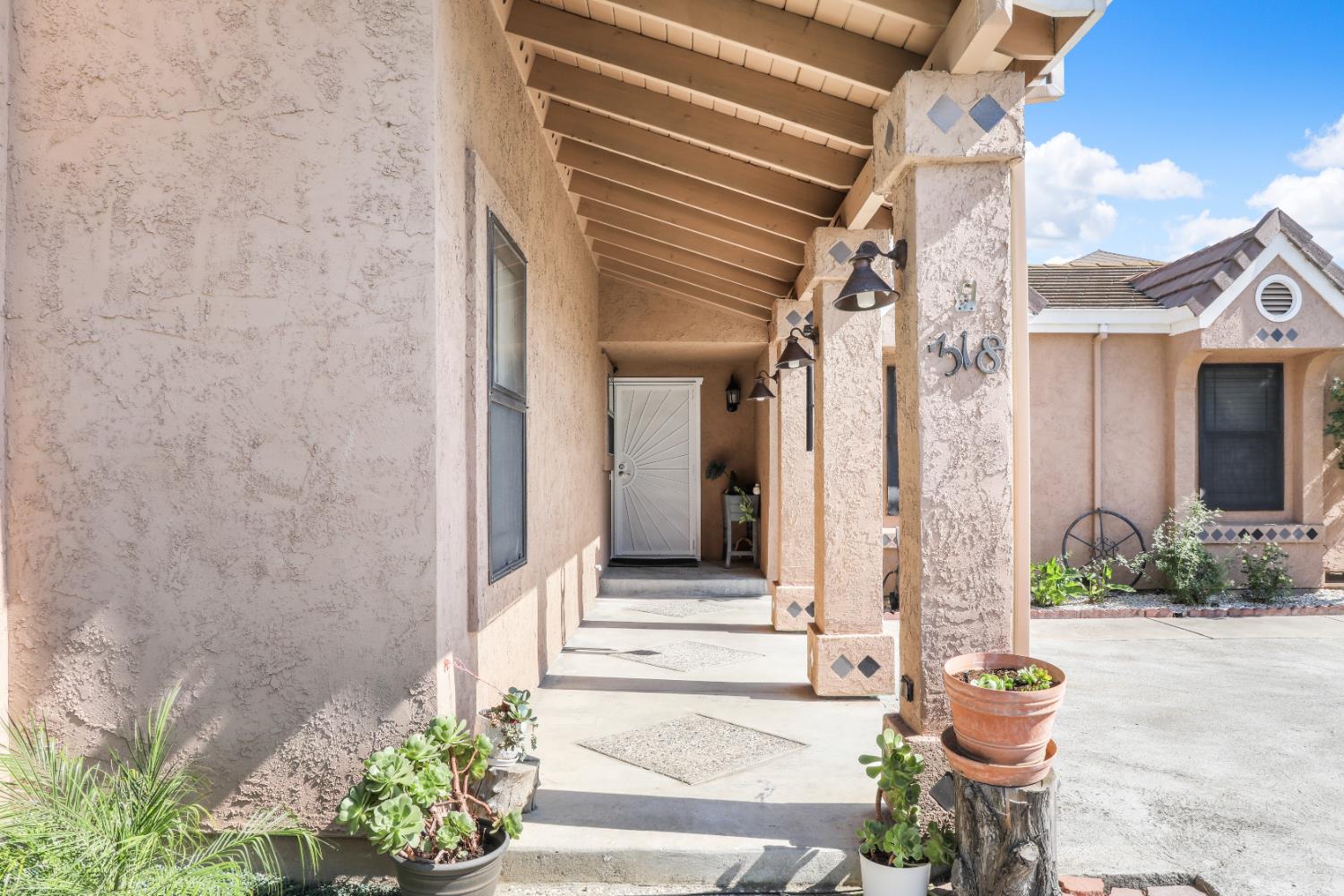 Detail Gallery Image 5 of 37 For 318 Portola Way, Tracy,  CA 95376 - 3 Beds | 2 Baths
