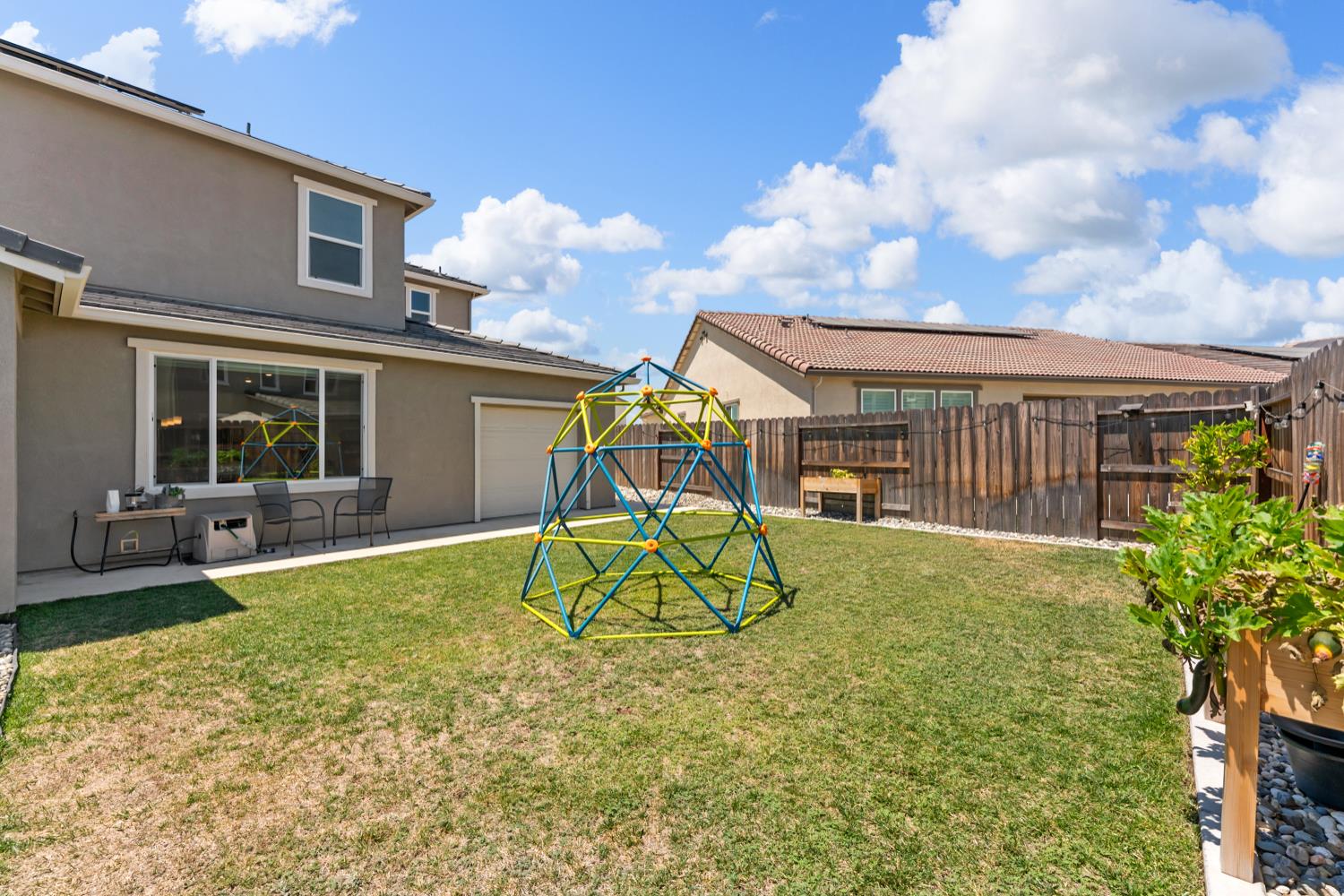 Detail Gallery Image 79 of 83 For 2073 Challenger Way, Roseville,  CA 95747 - 4 Beds | 3/1 Baths