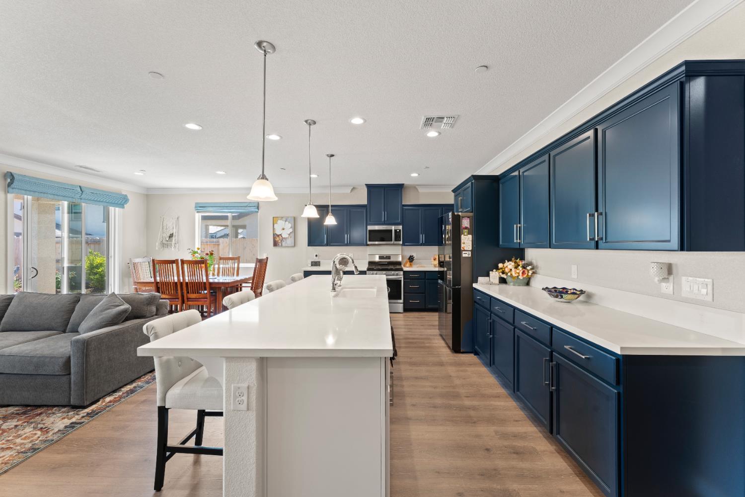 Detail Gallery Image 9 of 37 For 4363 Borderlands Dr, Rancho Cordova,  CA 95742 - 3 Beds | 3 Baths