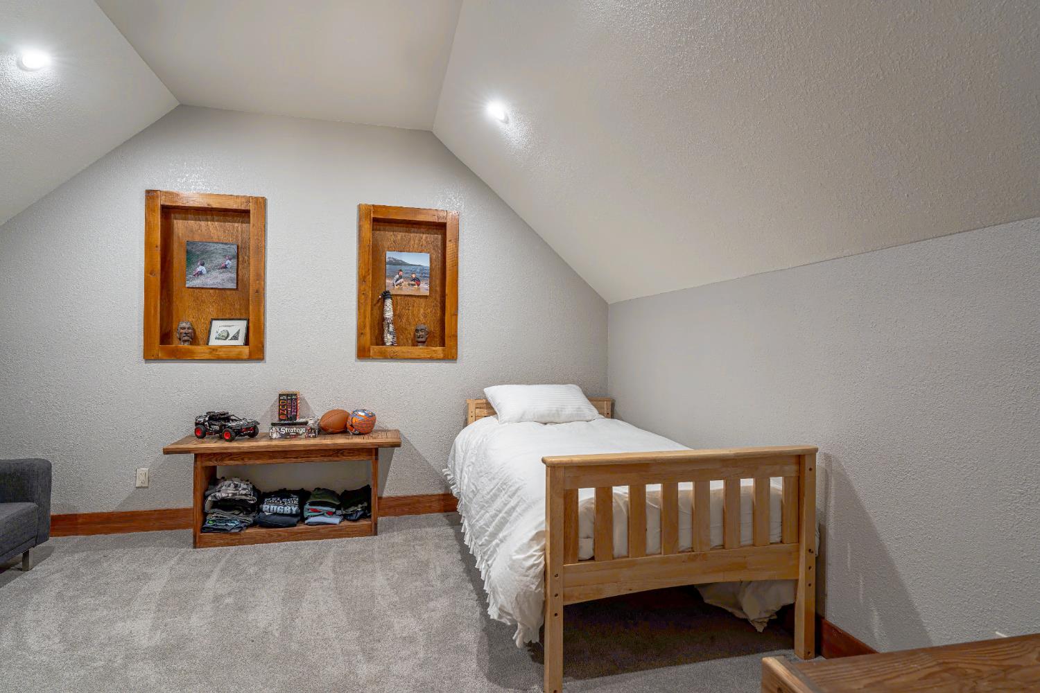 Detail Gallery Image 38 of 47 For 10854 Royal Crest Dr, Truckee,  CA 96161 - 2 Beds | 1/1 Baths