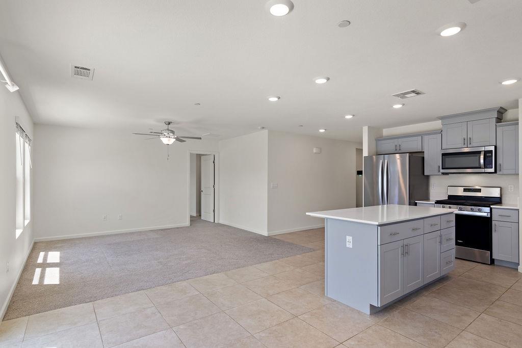 Detail Gallery Image 11 of 37 For 12084 Royal Ct, Waterford,  CA 95386 - 4 Beds | 2 Baths