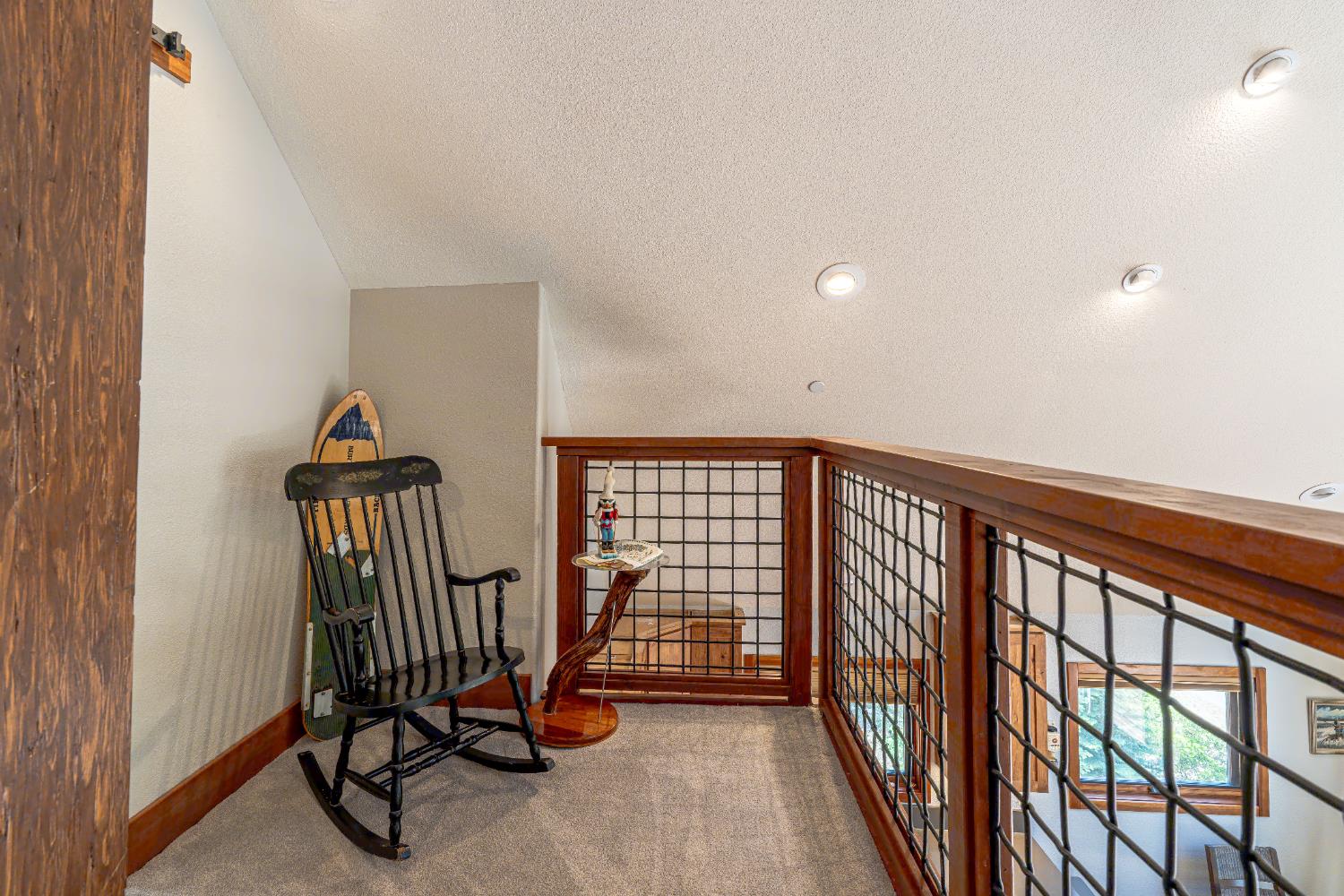Detail Gallery Image 37 of 47 For 10854 Royal Crest Dr, Truckee,  CA 96161 - 2 Beds | 1/1 Baths