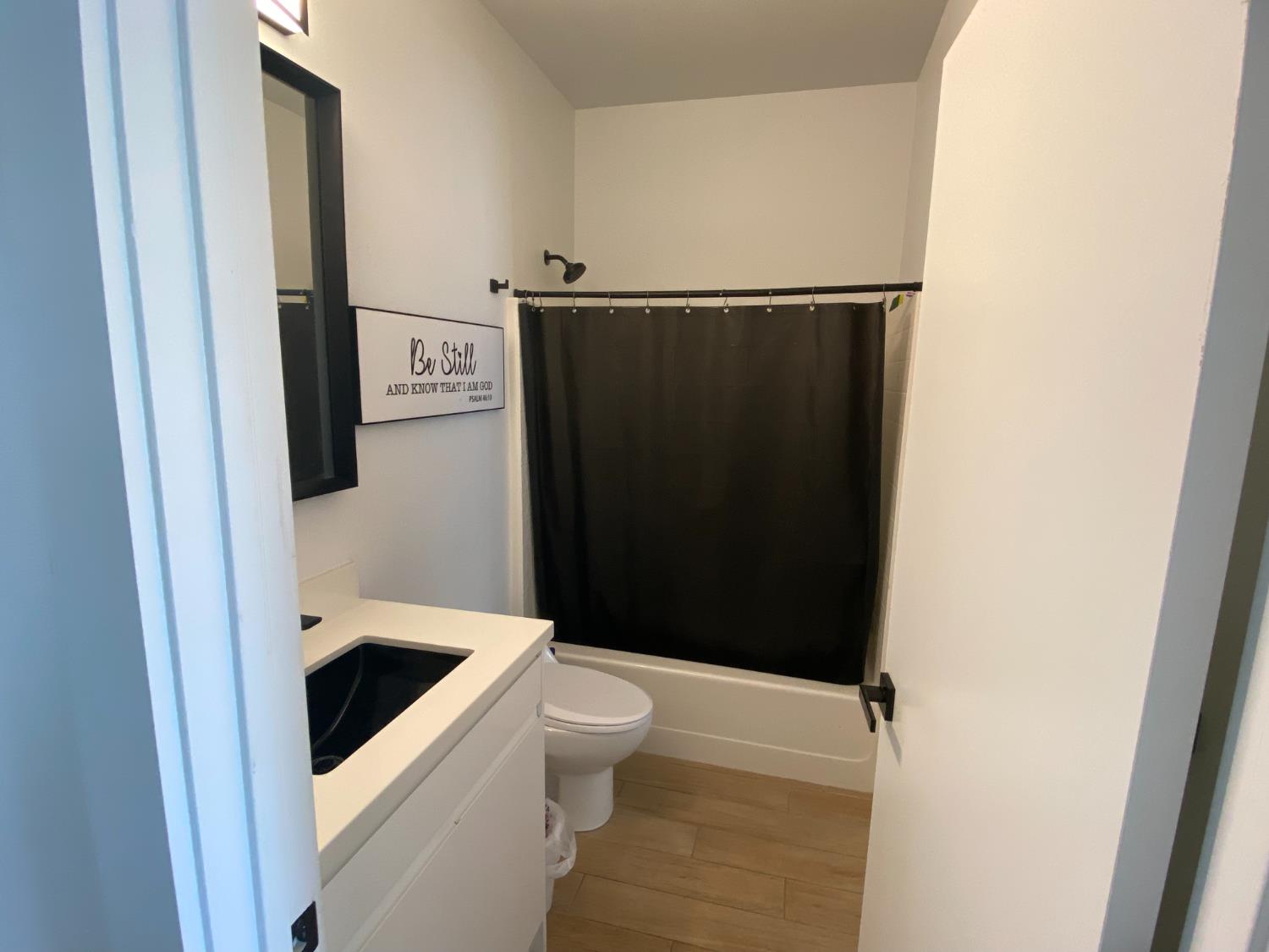 Detail Gallery Image 5 of 8 For 1855 Coley Ave, Escalon,  CA 95320 - 2 Beds | 2 Baths