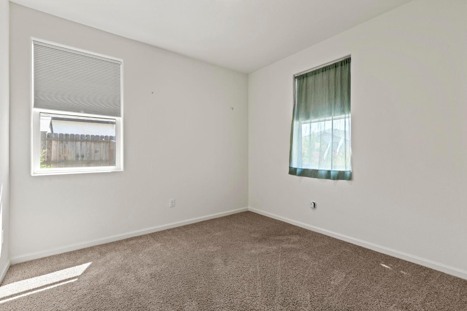 Detail Gallery Image 4 of 41 For 2363 Redgold St, Marysville,  CA 95901 - 4 Beds | 2 Baths