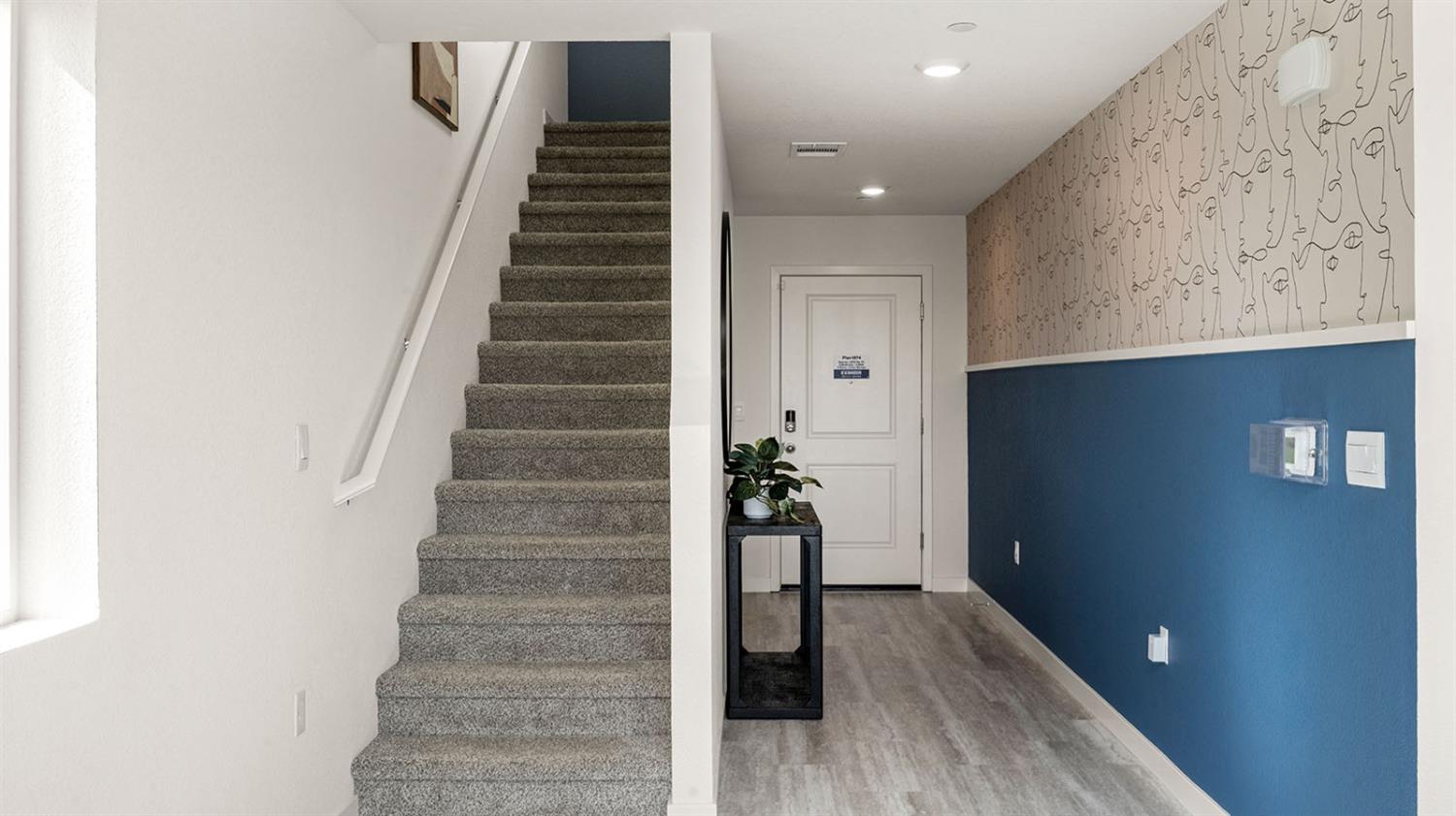 Detail Gallery Image 5 of 11 For 1080 Silver Feather Way, Roseville,  CA 95747 - 5 Beds | 3 Baths