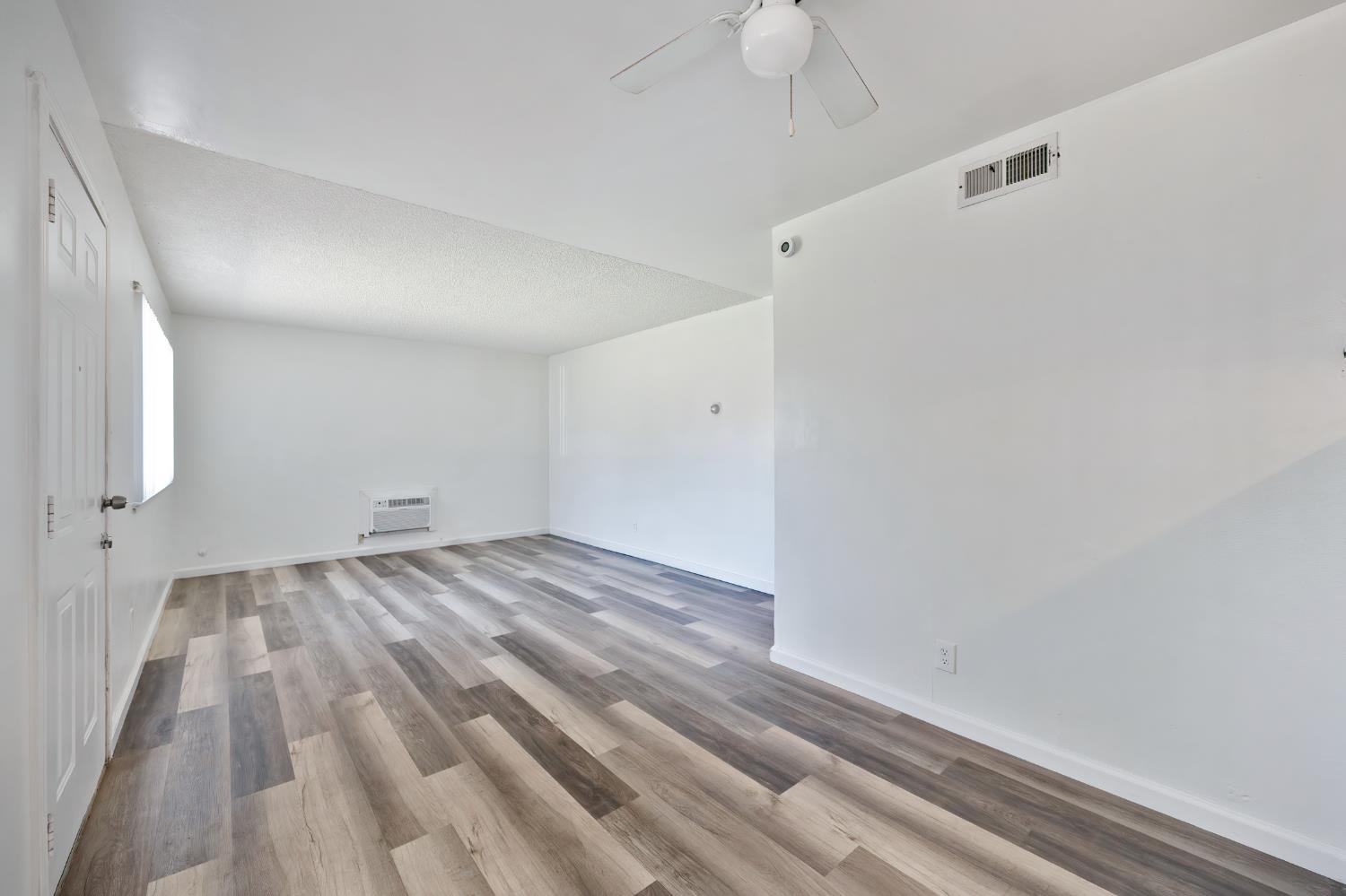 Detail Gallery Image 9 of 18 For 2400 Cava Ct, Sacramento,  CA 95825 - – Beds | – Baths