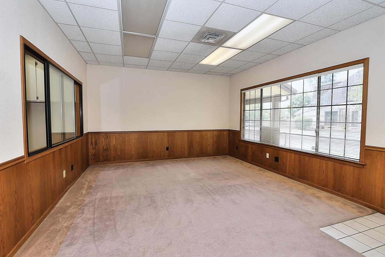 Detail Gallery Image 13 of 51 For 1601 Executive Ct, Sacramento,  CA 95864 - – Beds | – Baths