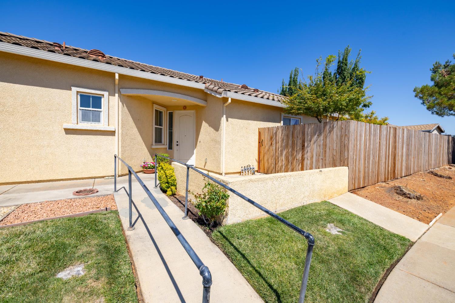 Detail Gallery Image 7 of 66 For 12241 Conservancy Way, Rancho Cordova,  CA 95742 - 3 Beds | 2 Baths