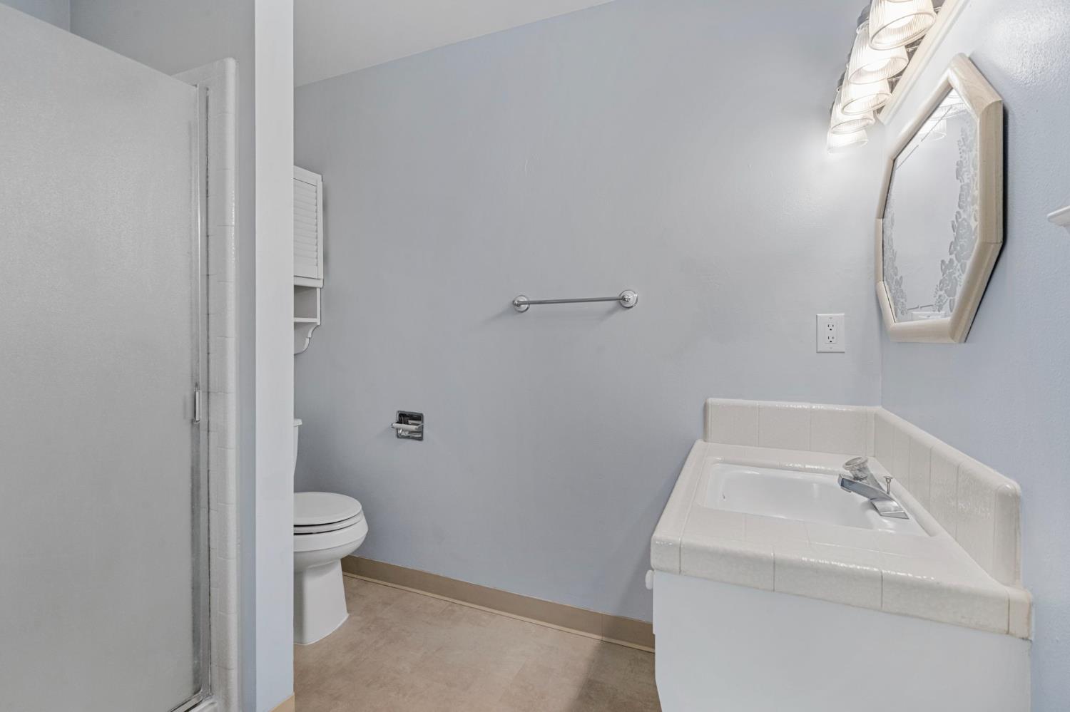 Detail Gallery Image 33 of 40 For 2040 Edgebrook Dr, Modesto,  CA 95354 - 3 Beds | 2 Baths