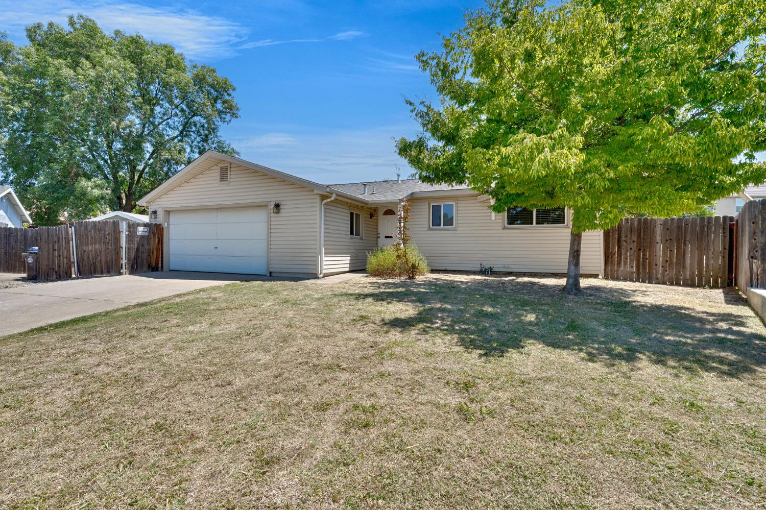 Detail Gallery Image 3 of 32 For 7712 Hyssop Ct, Citrus Heights,  CA 95621 - 3 Beds | 1 Baths