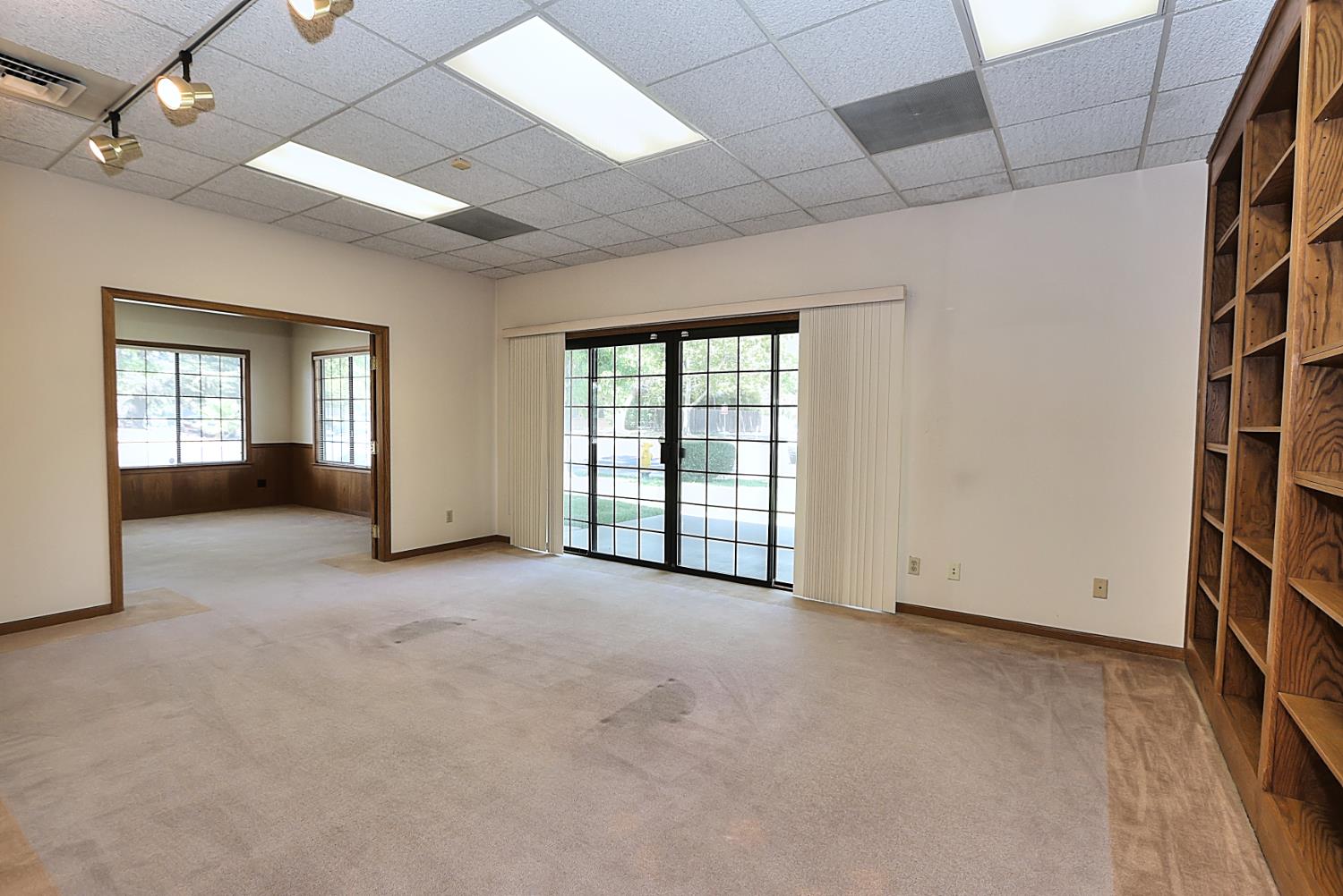 Detail Gallery Image 11 of 51 For 1601 Executive Ct, Sacramento,  CA 95864 - – Beds | – Baths