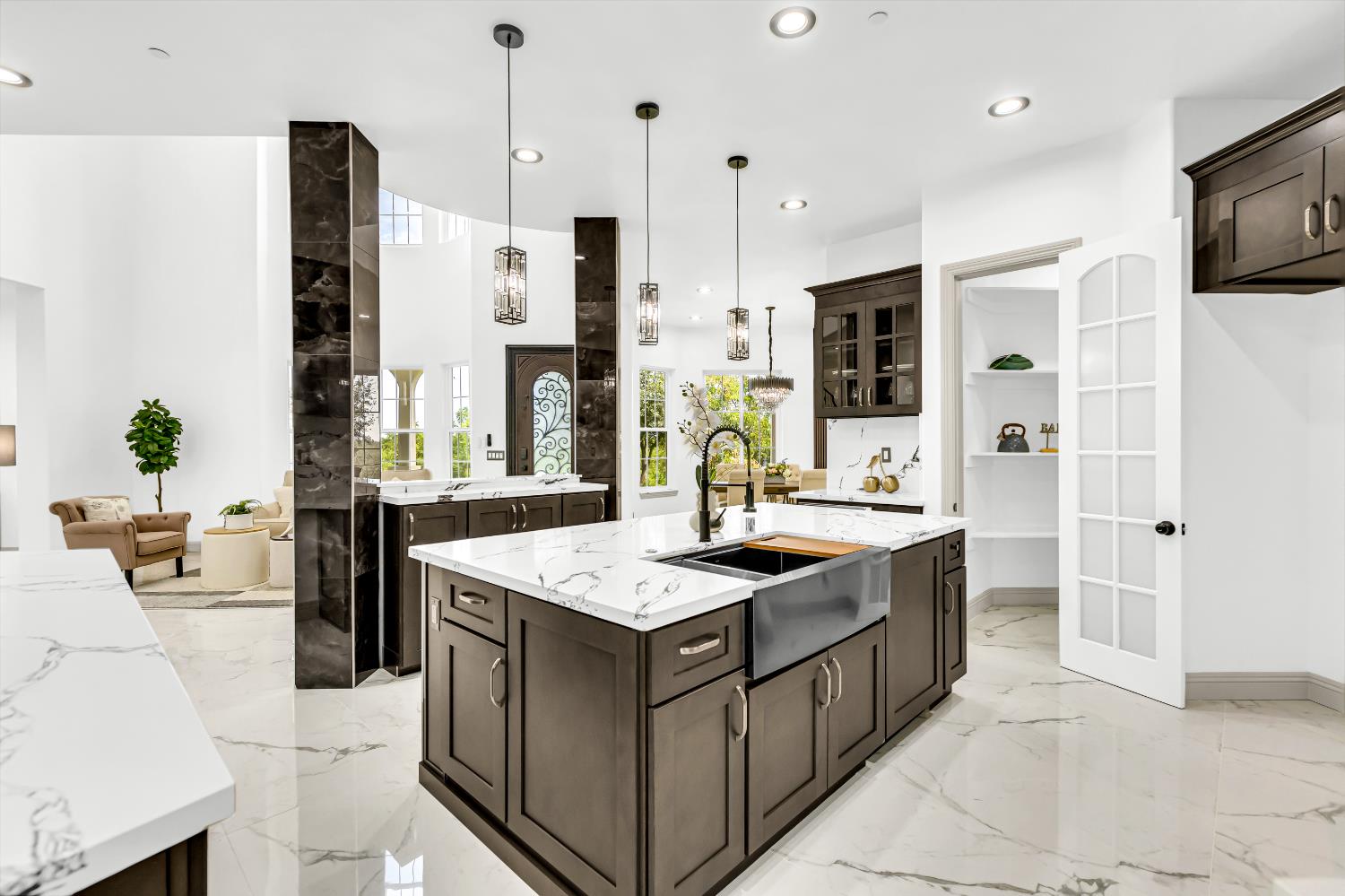 Detail Gallery Image 37 of 98 For 14537 Mira Vista Ln, Lockeford,  CA 95237 - 7 Beds | 4/1 Baths