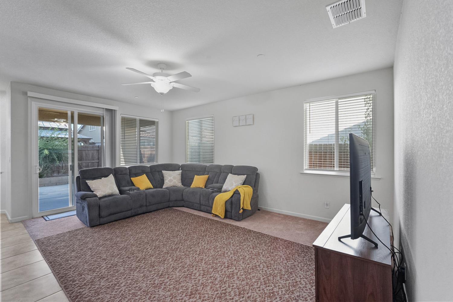 Detail Gallery Image 8 of 41 For 1444 San Pedro St, Los Banos,  CA 93635 - 4 Beds | 2 Baths