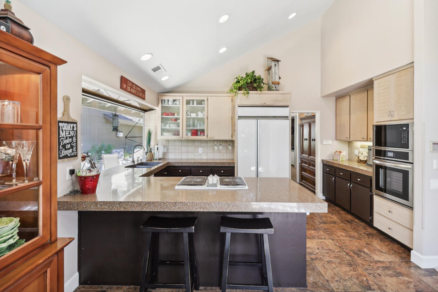 Detail Gallery Image 18 of 99 For 1911 Discovery Village Ln, Gold River,  CA 95670 - 2 Beds | 2 Baths