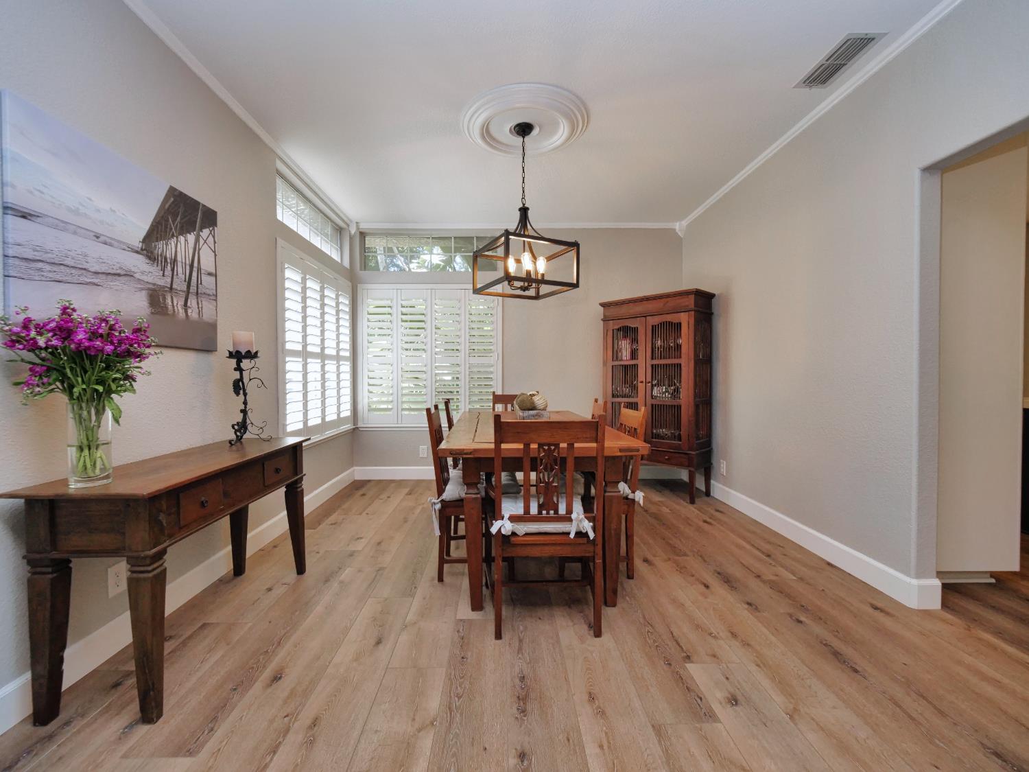 Detail Gallery Image 16 of 98 For 104 Luttrel Ct, Folsom,  CA 95630 - 5 Beds | 3 Baths