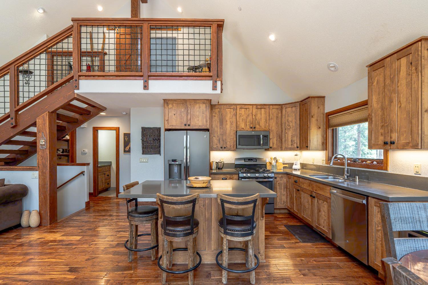 Detail Gallery Image 22 of 47 For 10854 Royal Crest Dr, Truckee,  CA 96161 - 2 Beds | 1/1 Baths
