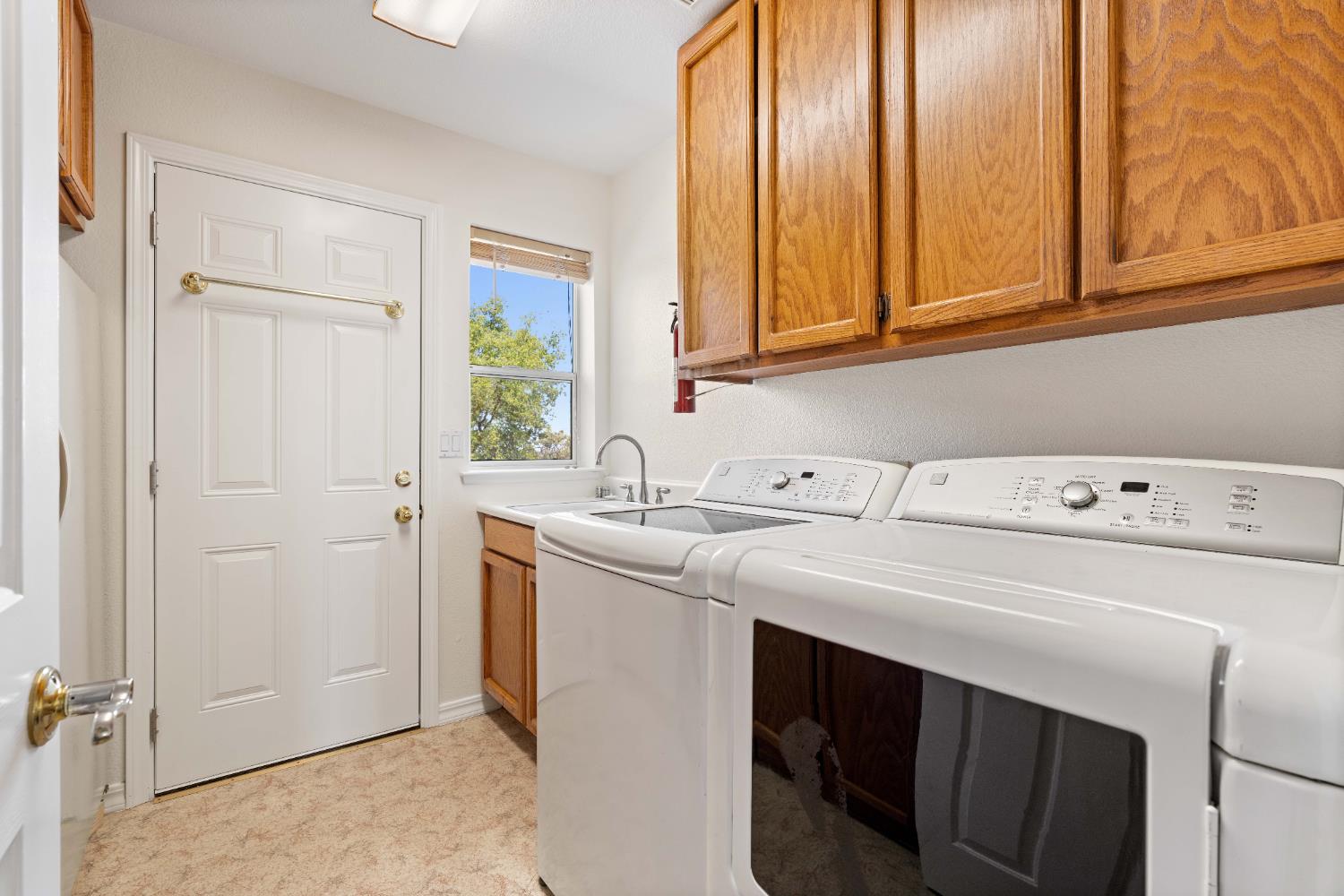 Detail Gallery Image 35 of 57 For 3140 Sierrama Dr, Shingle Springs,  CA 95682 - 4 Beds | 3 Baths