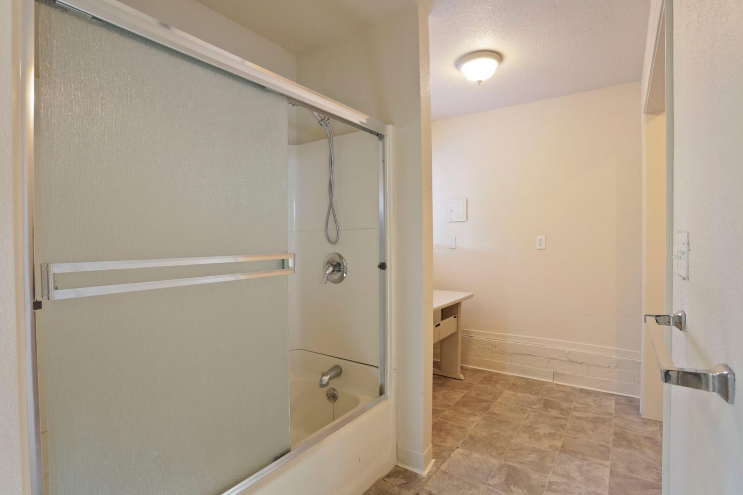 Detail Gallery Image 36 of 60 For 503 E Essex St, Stockton,  CA 95204 - 4 Beds | 2 Baths