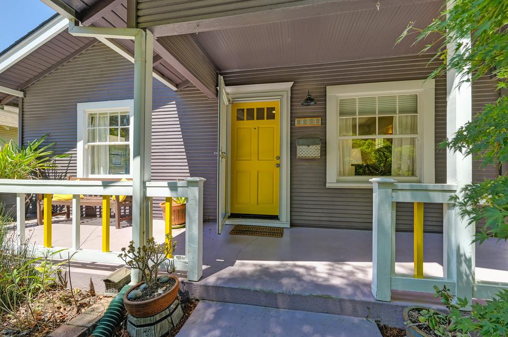 Detail Gallery Image 10 of 53 For 2232 Gerber Ave, Sacramento,  CA 95817 - 3 Beds | 2 Baths