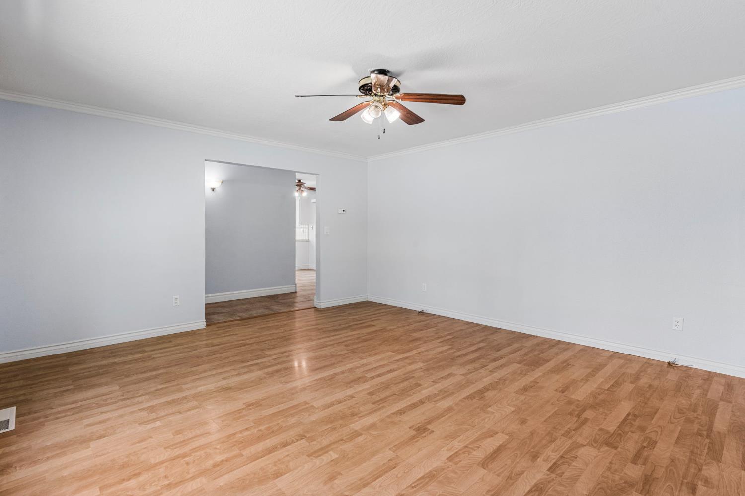 Detail Gallery Image 12 of 40 For 2040 Edgebrook Dr, Modesto,  CA 95354 - 3 Beds | 2 Baths