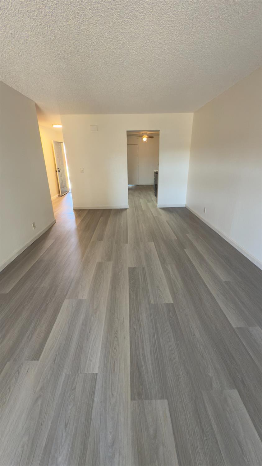 Detail Gallery Image 4 of 23 For 8263 Union House Way, Sacramento,  CA 95823 - 2 Beds | 1/1 Baths